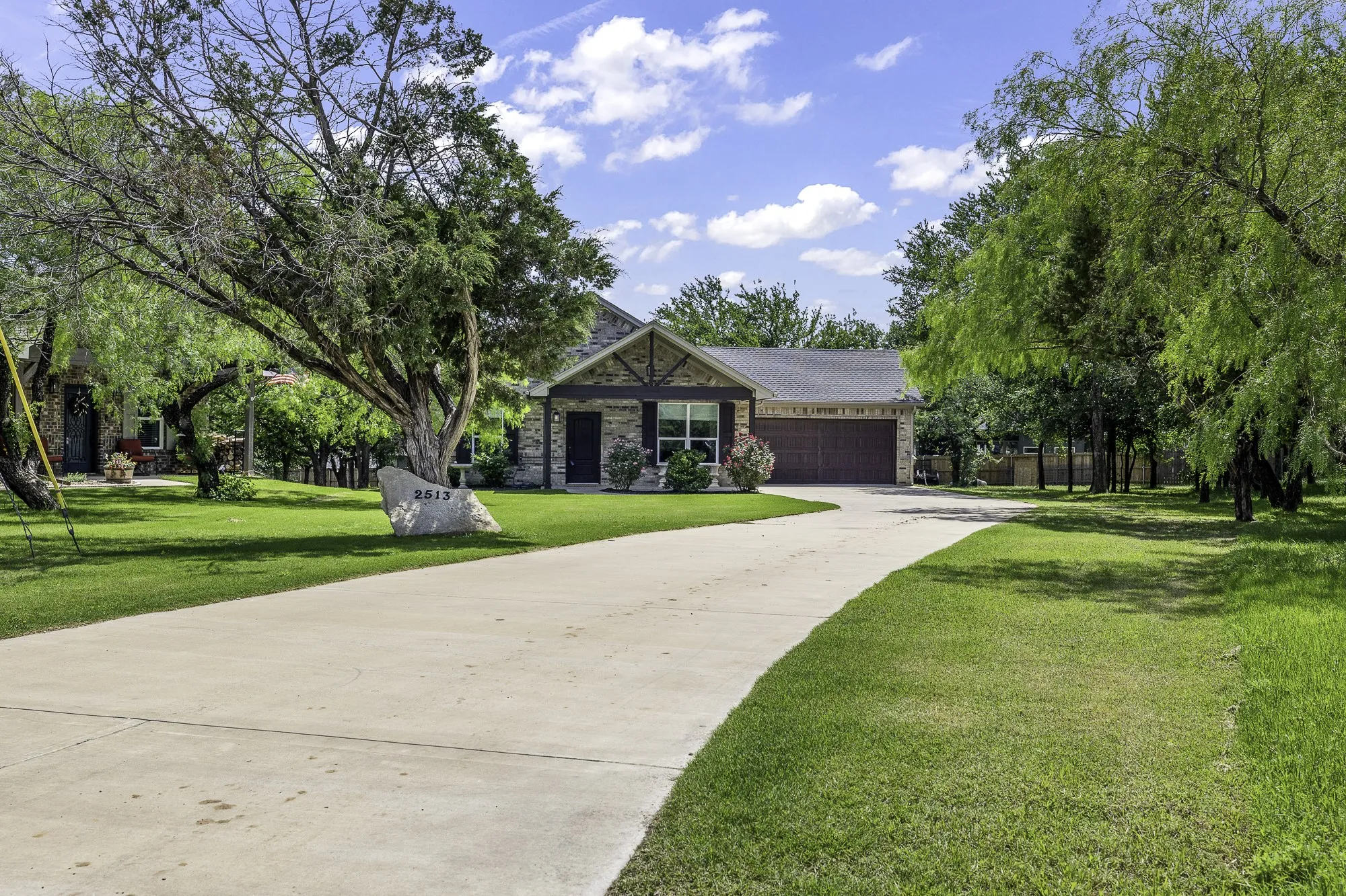 Single Family Residence For Sale in Hood County , 2513 Christine Drive, Granbury, Texas 76048, 3 Bedroom, 2 Bathroom, 2 Garage spaces, 1,581 Sqft, built in 2019, mls#21253986, Real Estate Agent in Granbury, Homes For Sale in Hood county, Homes For Sale in Granbury, Realtor in Granbury Texas, Real Estate Brokerage Independent Realty Texas, Luminita Cordes Realtor