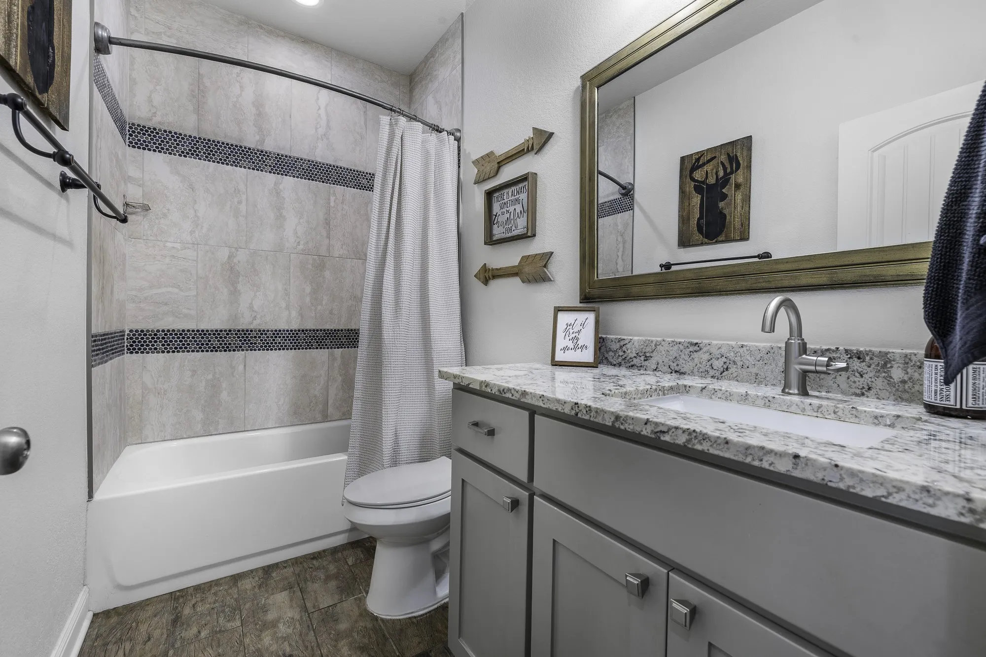 Single Family Residence For Sale in Hood County , 2513 Christine Drive, Granbury, Texas 76048, 3 Bedroom, 2 Bathroom, 2 Garage spaces, 1,581 Sqft, built in 2019, mls#21253986, Real Estate Agent in Granbury, Homes For Sale in Hood county, Homes For Sale in Granbury, Realtor in Granbury Texas, Real Estate Brokerage Independent Realty Texas, Luminita Cordes Realtor