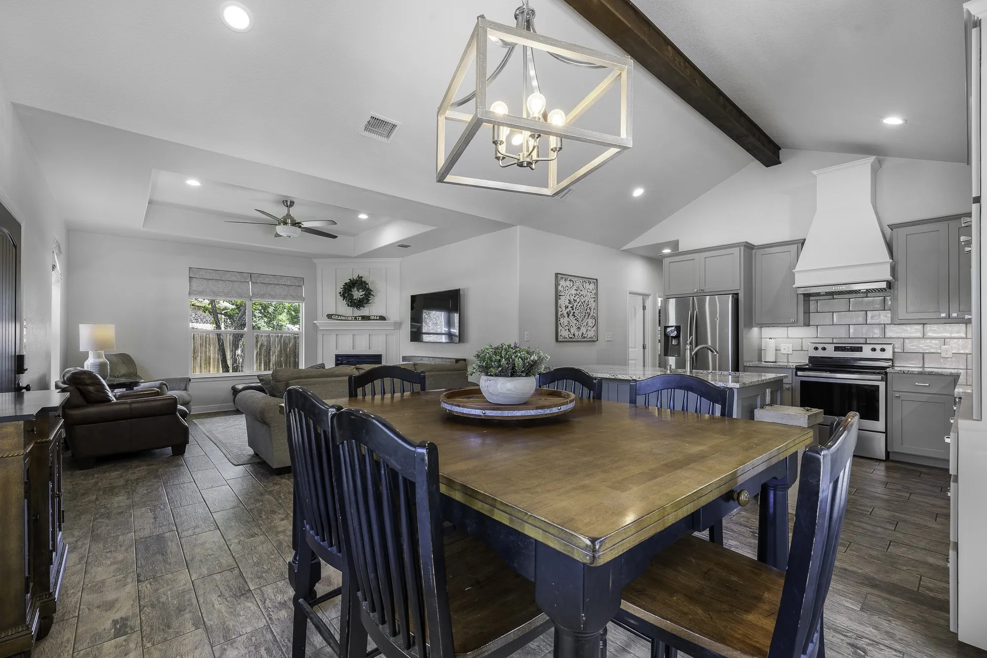 Single Family Residence For Sale in Hood County , 2513 Christine Drive, Granbury, Texas 76048, 3 Bedroom, 2 Bathroom, 2 Garage spaces, 1,581 Sqft, built in 2019, mls#21253986, Real Estate Agent in Granbury, Homes For Sale in Hood county, Homes For Sale in Granbury, Realtor in Granbury Texas, Real Estate Brokerage Independent Realty Texas, Luminita Cordes Realtor