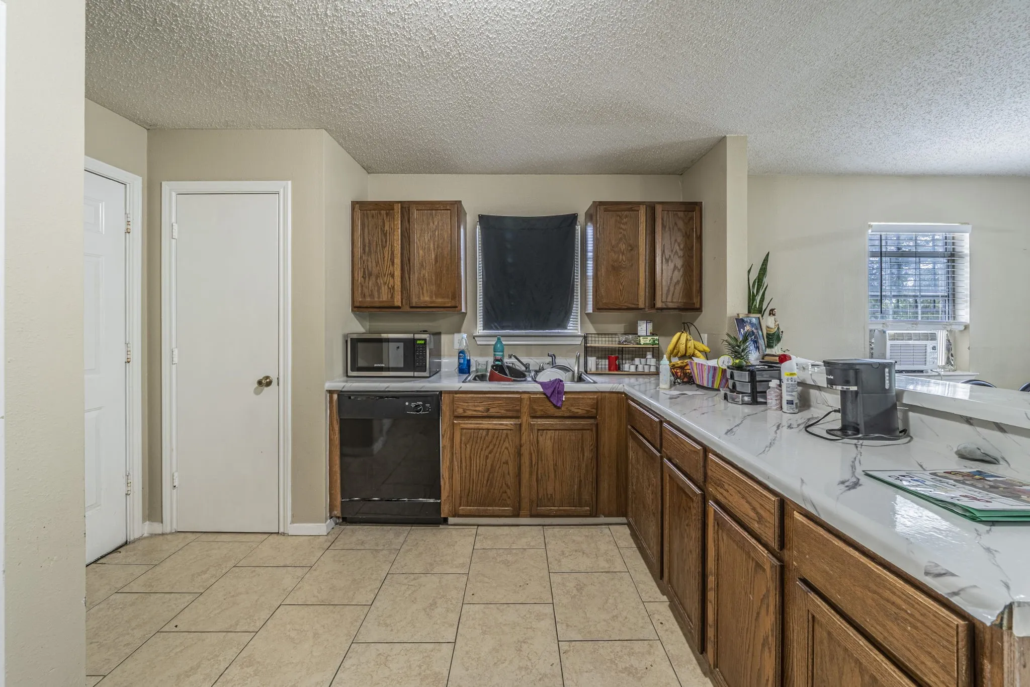 Single Family Residence For Sale in Dallas County , 6039 Blunter Street, Dallas, Texas 75241, 3 Bedrooms, 2 Bathrooms, Garage spaces, 1,056 Sqft, built in 1999, Price $185,000, mls#21254001, Real Estate Agent in Dallas, Homes For Sale in Dallas county, Homes For Sale in Dallas, Realtor in Dallas Texas, Real Estate Brokerage Independent Realty Texas, Luminita Cordes Realtor