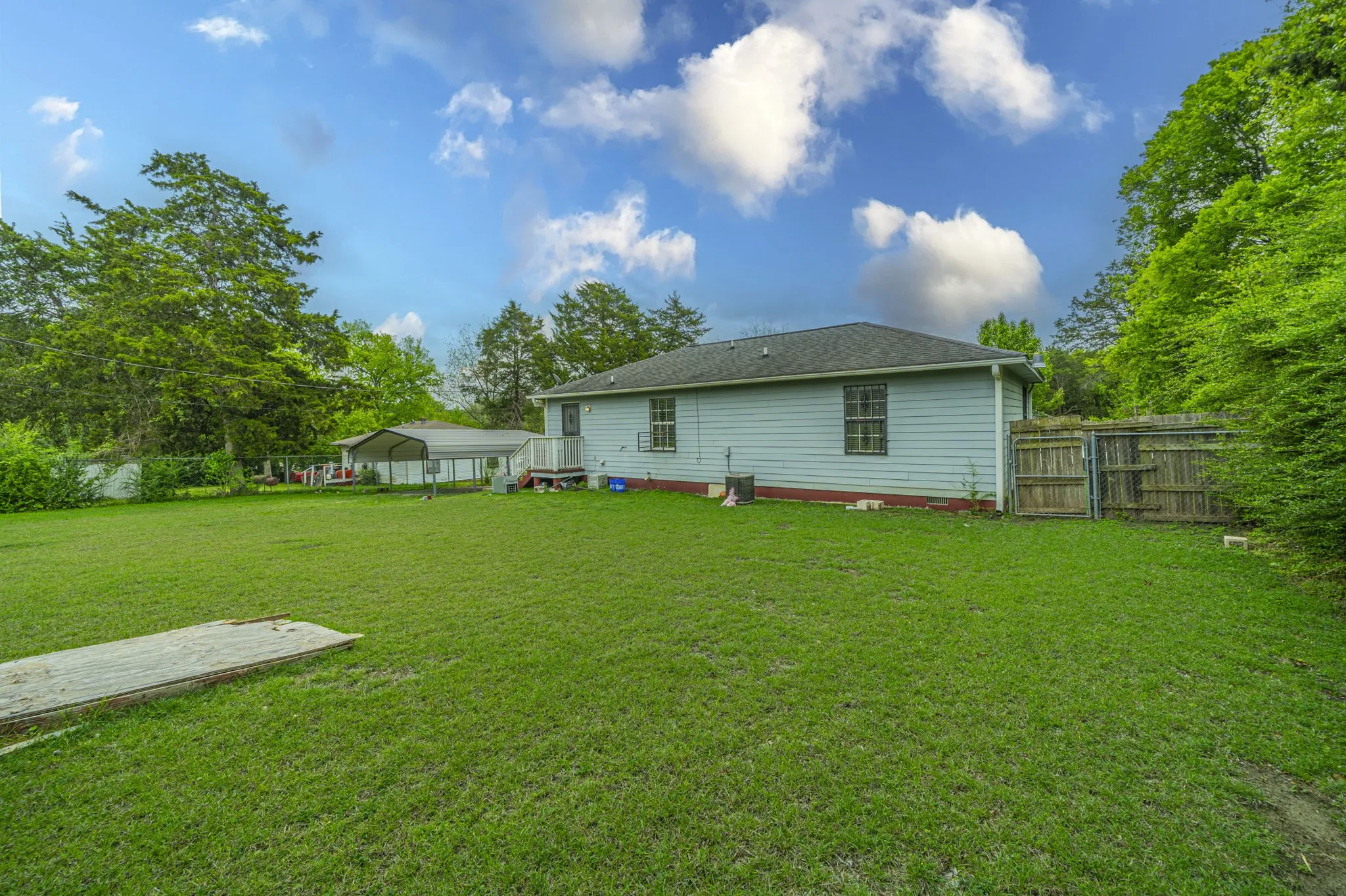 Single Family Residence For Sale in Dallas County , 6039 Blunter Street, Dallas, Texas 75241, 3 Bedrooms, 2 Bathrooms, Garage spaces, 1,056 Sqft, built in 1999, Price $185,000, mls#21254001, Real Estate Agent in Dallas, Homes For Sale in Dallas county, Homes For Sale in Dallas, Realtor in Dallas Texas, Real Estate Brokerage Independent Realty Texas, Luminita Cordes Realtor