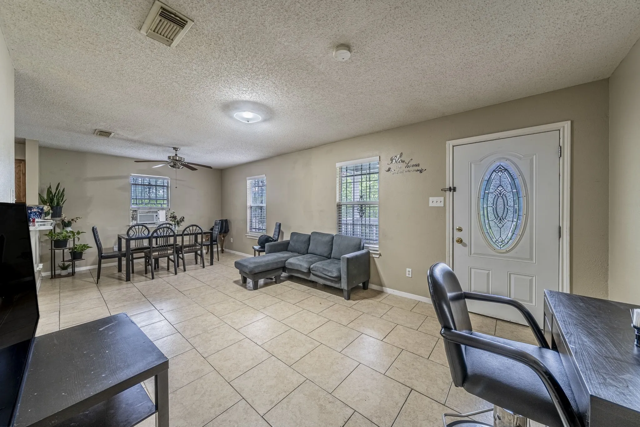 Single Family Residence For Sale in Dallas County , 6039 Blunter Street, Dallas, Texas 75241, 3 Bedrooms, 2 Bathrooms, Garage spaces, 1,056 Sqft, built in 1999, Price $185,000, mls#21254001, Real Estate Agent in Dallas, Homes For Sale in Dallas county, Homes For Sale in Dallas, Realtor in Dallas Texas, Real Estate Brokerage Independent Realty Texas, Luminita Cordes Realtor