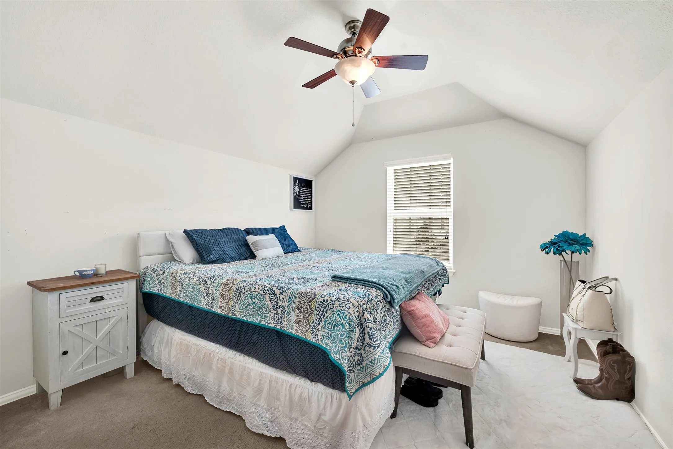 Single Family Residence For Sale in Denton County , 1412 Hawk Valley Drive, Little Elm, Texas 75068, 4 Bedroom, 4 Bathroom, 2 Garage spaces, 3,102 Sqft, built in 2008, Preowned, mls#21251557, Real Estate Agent in Little Elm, Homes For Sale in Denton county, Homes For Sale in Little Elm, Realtor in Little Elm Texas, Real Estate Brokerage Independent Realty Texas, Luminita Cordes Realtor