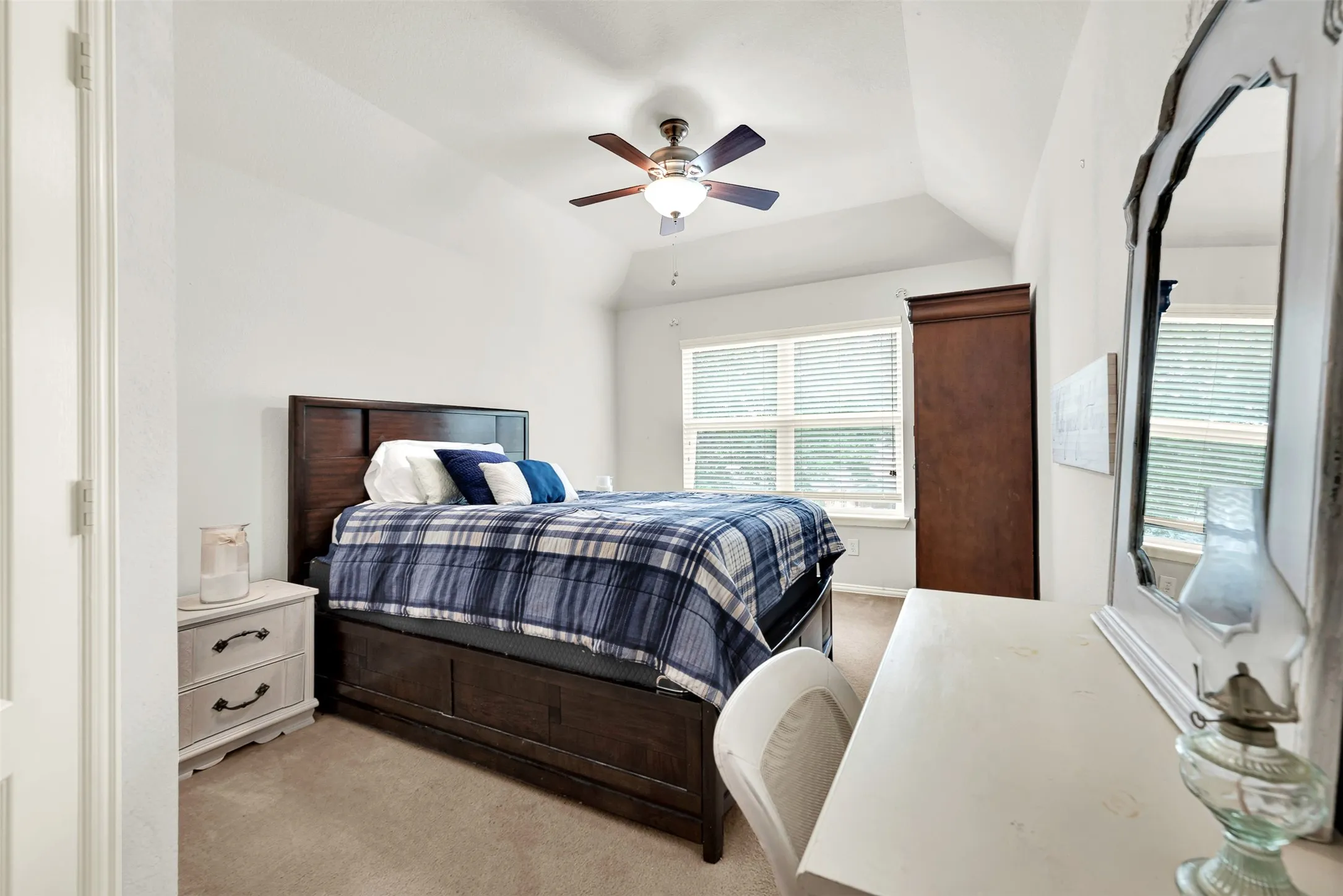 Single Family Residence For Sale in Denton County , 1412 Hawk Valley Drive, Little Elm, Texas 75068, 4 Bedroom, 4 Bathroom, 2 Garage spaces, 3,102 Sqft, built in 2008, Preowned, mls#21251557, Real Estate Agent in Little Elm, Homes For Sale in Denton county, Homes For Sale in Little Elm, Realtor in Little Elm Texas, Real Estate Brokerage Independent Realty Texas, Luminita Cordes Realtor