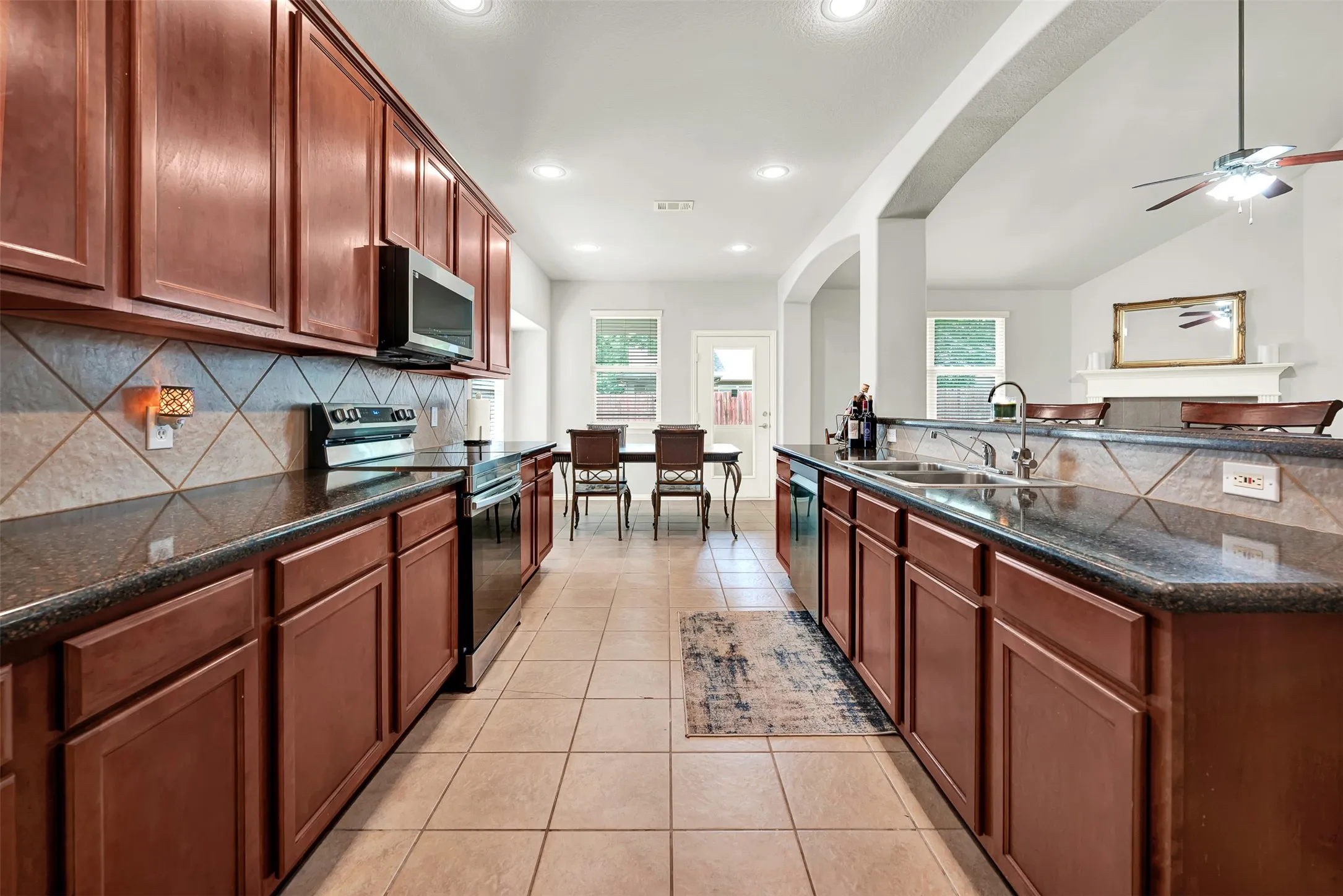 Single Family Residence For Sale in Denton County , 1412 Hawk Valley Drive, Little Elm, Texas 75068, 4 Bedroom, 4 Bathroom, 2 Garage spaces, 3,102 Sqft, built in 2008, Preowned, mls#21251557, Real Estate Agent in Little Elm, Homes For Sale in Denton county, Homes For Sale in Little Elm, Realtor in Little Elm Texas, Real Estate Brokerage Independent Realty Texas, Luminita Cordes Realtor