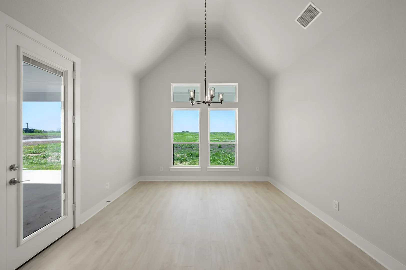 Single Family Residence For Sale in Ellis County , 131 Adilynn Trail, Venus, Texas 76084, 4 Bedroom, 3 Bathroom, 3 Garage spaces, 3,195 Sqft, built in 2025, New Construction - Complete, mls#21253270, Real Estate Agent in Venus, Homes For Sale in Ellis county, Homes For Sale in Venus, Realtor in Venus Texas, Real Estate Brokerage Independent Realty Texas, Luminita Cordes Realtor