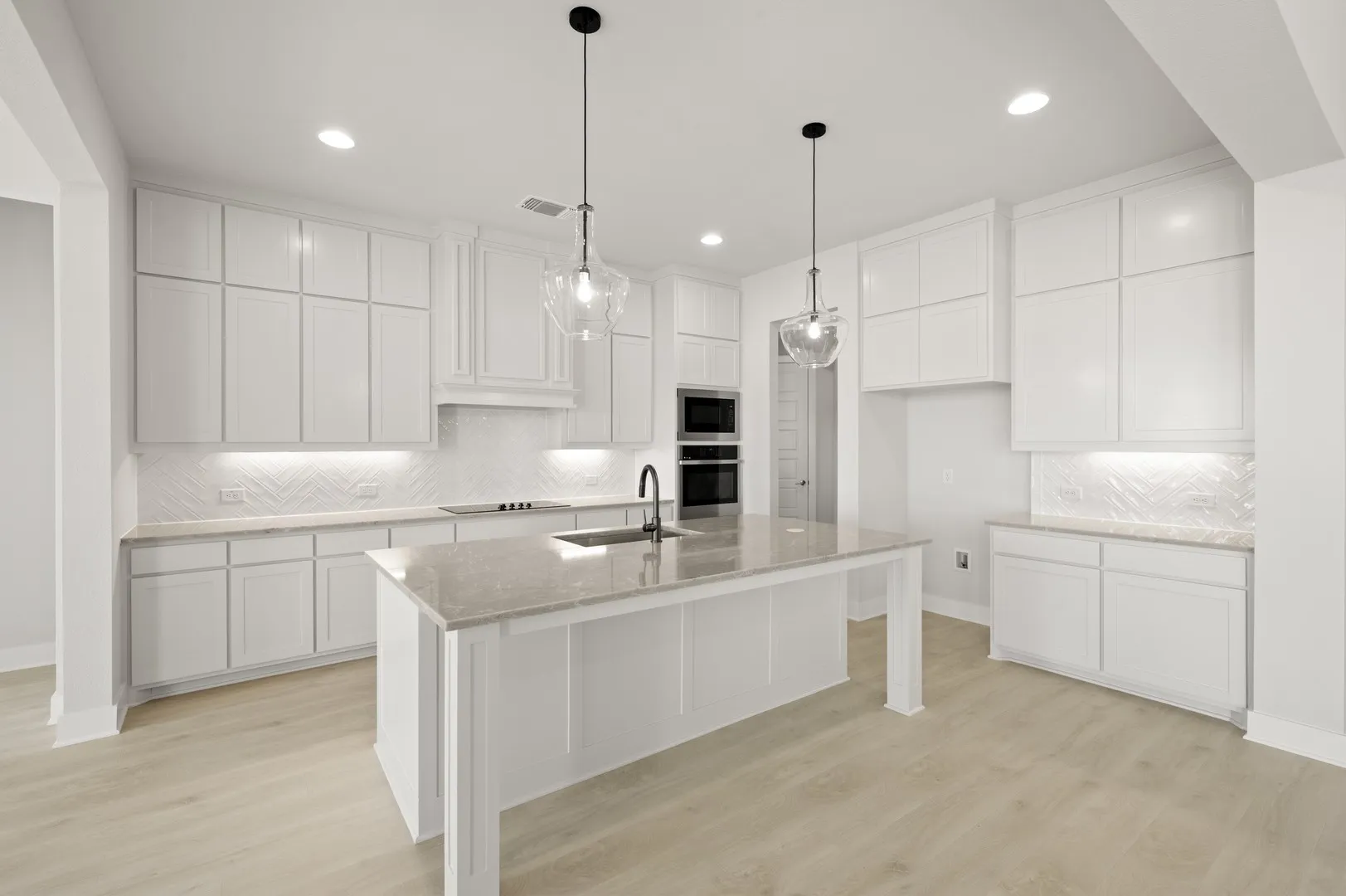 Single Family Residence For Sale in Ellis County , 131 Adilynn Trail, Venus, Texas 76084, 4 Bedroom, 3 Bathroom, 3 Garage spaces, 3,195 Sqft, built in 2025, New Construction - Complete, mls#21253270, Real Estate Agent in Venus, Homes For Sale in Ellis county, Homes For Sale in Venus, Realtor in Venus Texas, Real Estate Brokerage Independent Realty Texas, Luminita Cordes Realtor