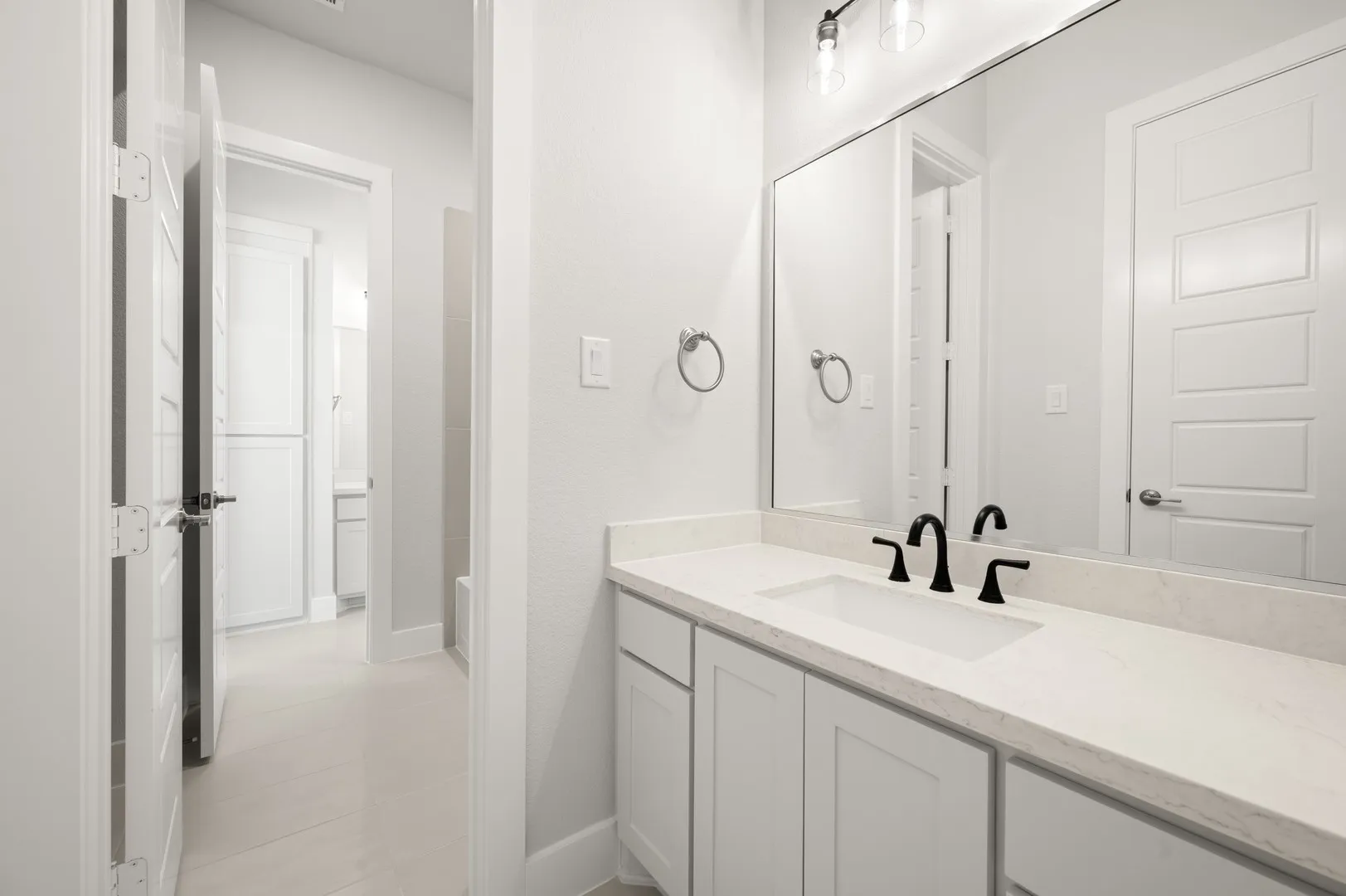 Single Family Residence For Sale in Ellis County , 131 Adilynn Trail, Venus, Texas 76084, 4 Bedroom, 3 Bathroom, 3 Garage spaces, 3,195 Sqft, built in 2025, New Construction - Complete, mls#21253270, Real Estate Agent in Venus, Homes For Sale in Ellis county, Homes For Sale in Venus, Realtor in Venus Texas, Real Estate Brokerage Independent Realty Texas, Luminita Cordes Realtor
