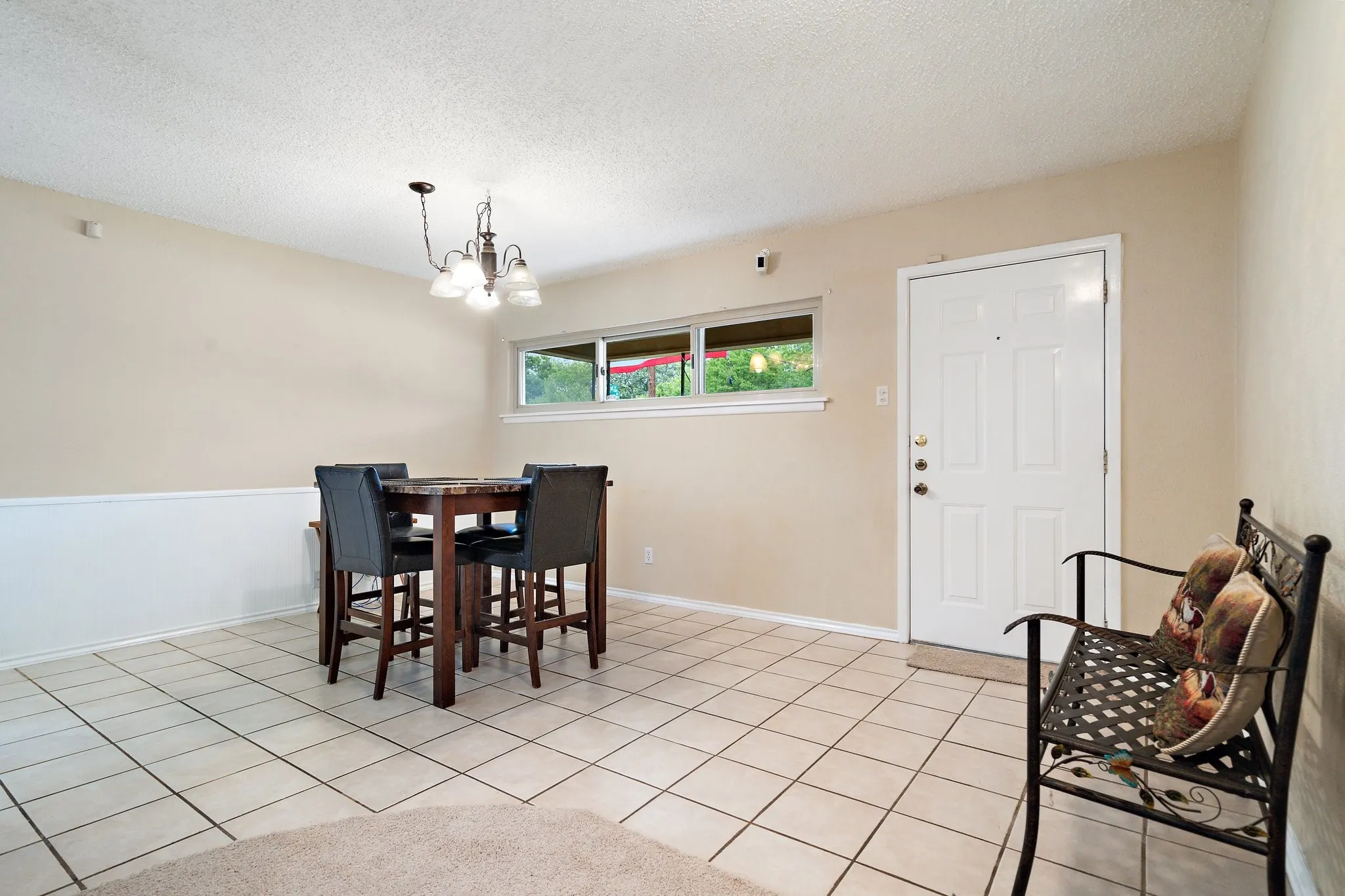 Single Family Residence For Sale in Dallas County , 717 Van Horn Drive, Irving, Texas 75060, 3 Bedrooms, 2 Bathrooms, 2 Garage spaces, 1,604 Sqft, built in 1955, Price $369,000, mls#21245025, Real Estate Agent in Irving, Homes For Sale in Dallas county, Homes For Sale in Irving, Realtor in Irving Texas, Real Estate Brokerage Independent Realty Texas, Luminita Cordes Realtor