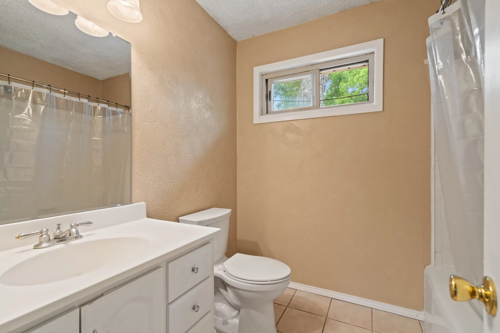 Single Family Residence For Sale in Dallas County , 717 Van Horn Drive, Irving, Texas 75060, 3 Bedrooms, 2 Bathrooms, 2 Garage spaces, 1,604 Sqft, built in 1955, Price $369,000, mls#21245025, Real Estate Agent in Irving, Homes For Sale in Dallas county, Homes For Sale in Irving, Realtor in Irving Texas, Real Estate Brokerage Independent Realty Texas, Luminita Cordes Realtor