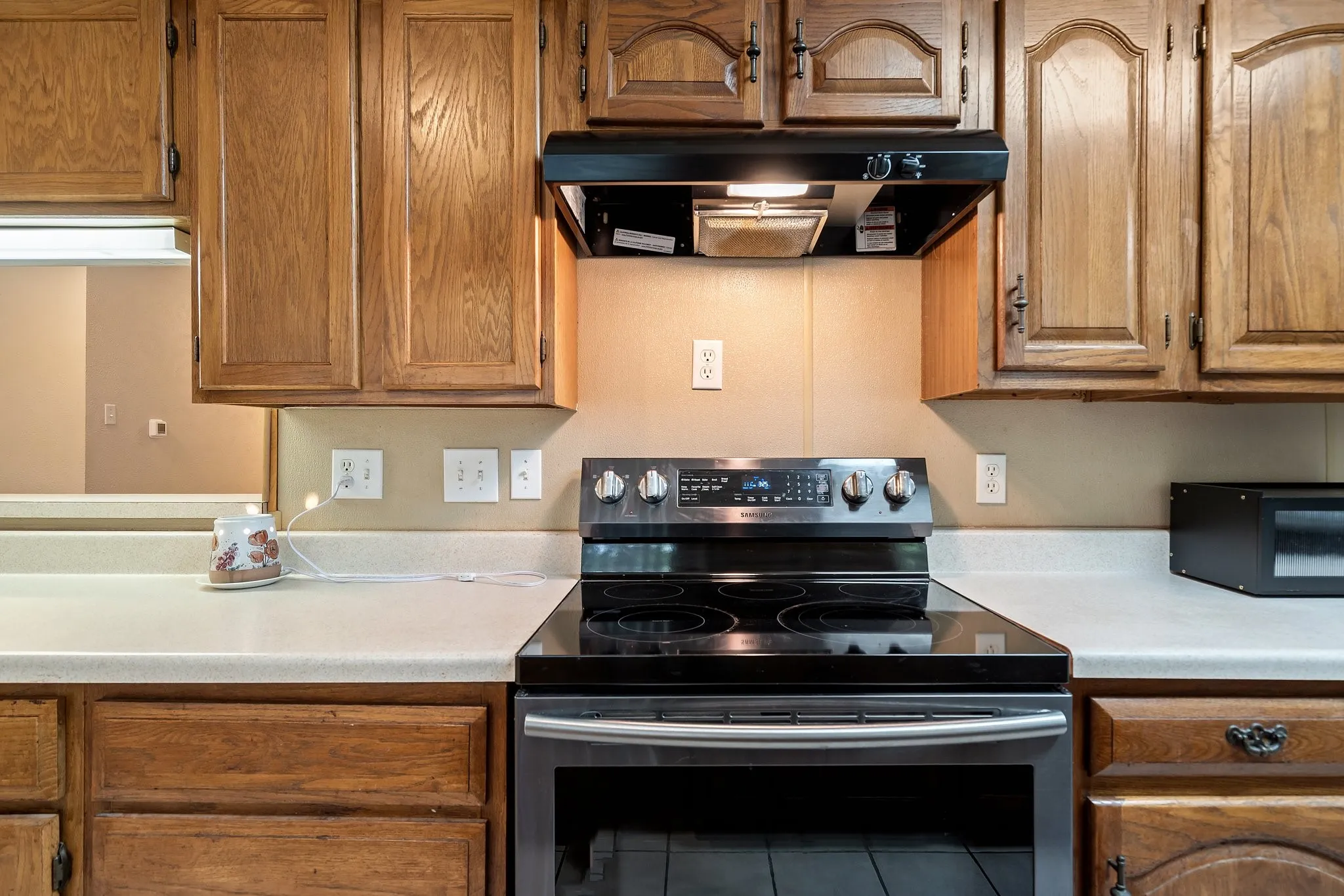 Single Family Residence For Sale in Dallas County , 717 Van Horn Drive, Irving, Texas 75060, 3 Bedrooms, 2 Bathrooms, 2 Garage spaces, 1,604 Sqft, built in 1955, Price $369,000, mls#21245025, Real Estate Agent in Irving, Homes For Sale in Dallas county, Homes For Sale in Irving, Realtor in Irving Texas, Real Estate Brokerage Independent Realty Texas, Luminita Cordes Realtor