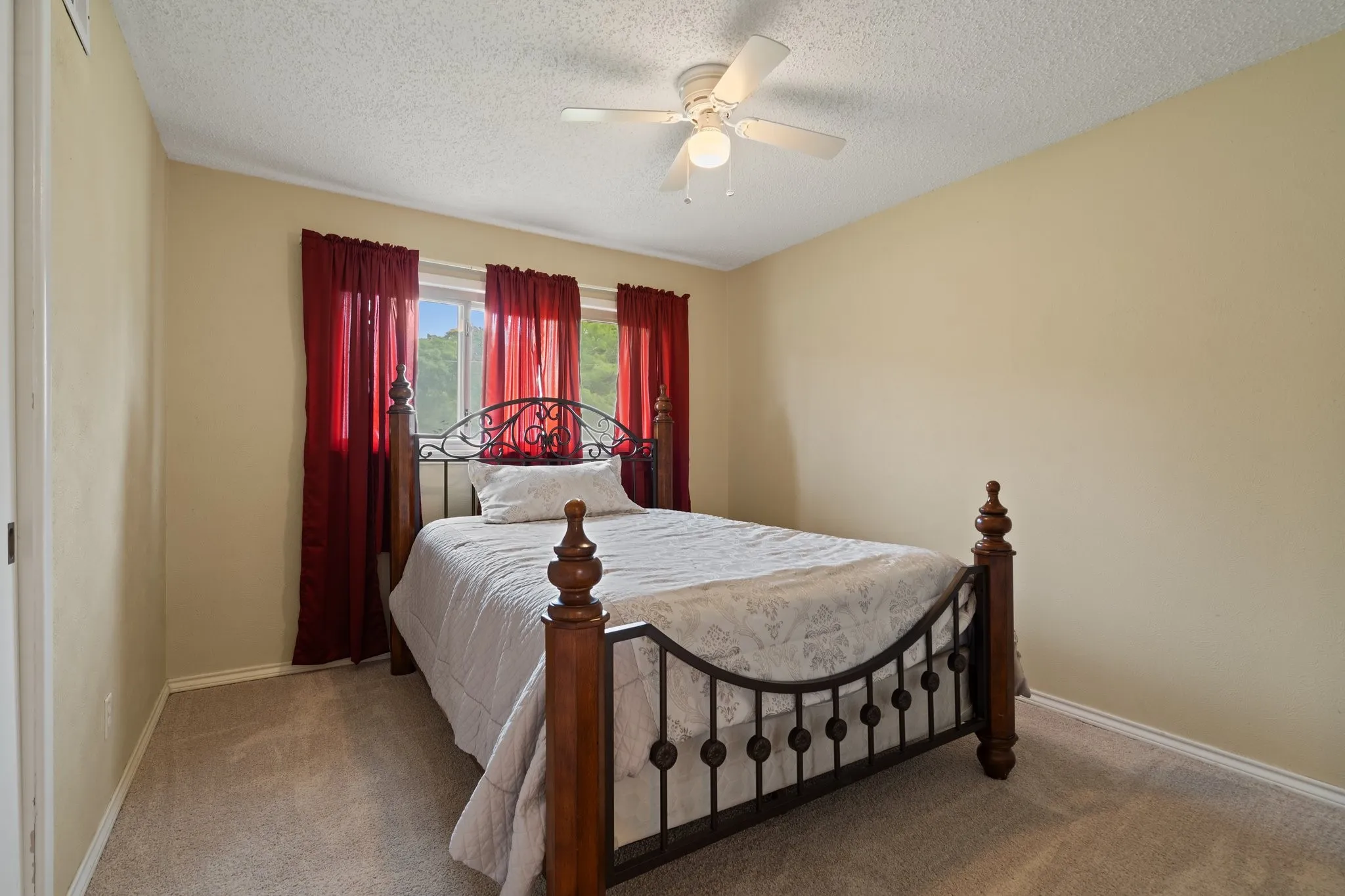 Single Family Residence For Sale in Dallas County , 717 Van Horn Drive, Irving, Texas 75060, 3 Bedrooms, 2 Bathrooms, 2 Garage spaces, 1,604 Sqft, built in 1955, Price $369,000, mls#21245025, Real Estate Agent in Irving, Homes For Sale in Dallas county, Homes For Sale in Irving, Realtor in Irving Texas, Real Estate Brokerage Independent Realty Texas, Luminita Cordes Realtor