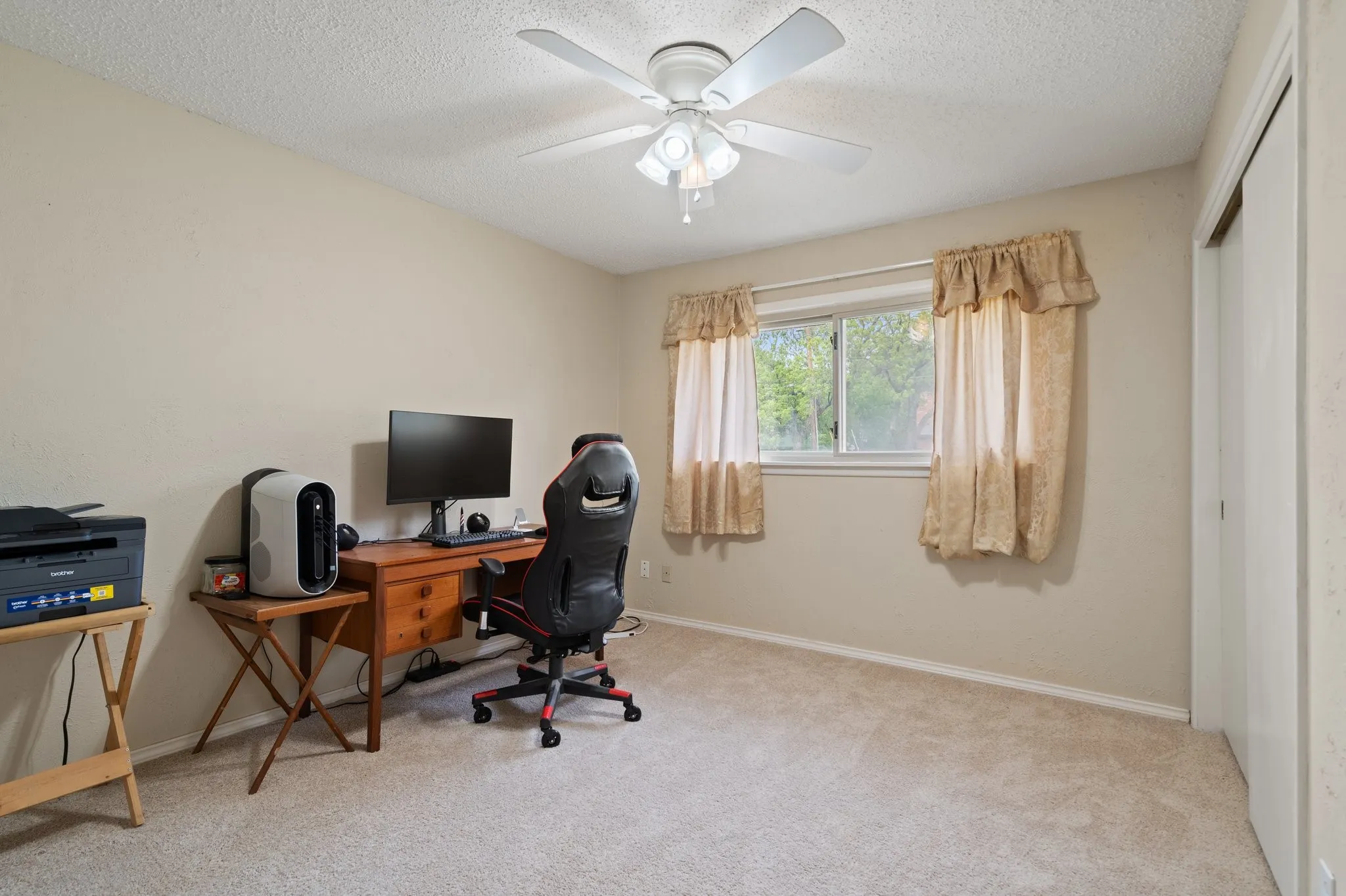 Single Family Residence For Sale in Dallas County , 717 Van Horn Drive, Irving, Texas 75060, 3 Bedrooms, 2 Bathrooms, 2 Garage spaces, 1,604 Sqft, built in 1955, Price $369,000, mls#21245025, Real Estate Agent in Irving, Homes For Sale in Dallas county, Homes For Sale in Irving, Realtor in Irving Texas, Real Estate Brokerage Independent Realty Texas, Luminita Cordes Realtor