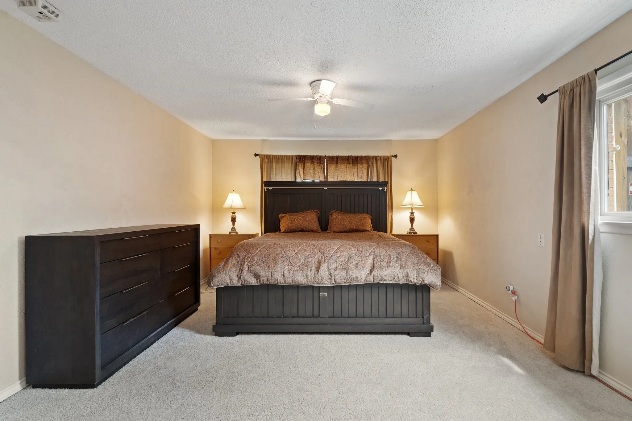 Single Family Residence For Sale in Dallas County , 717 Van Horn Drive, Irving, Texas 75060, 3 Bedrooms, 2 Bathrooms, 2 Garage spaces, 1,604 Sqft, built in 1955, Price $369,000, mls#21245025, Real Estate Agent in Irving, Homes For Sale in Dallas county, Homes For Sale in Irving, Realtor in Irving Texas, Real Estate Brokerage Independent Realty Texas, Luminita Cordes Realtor