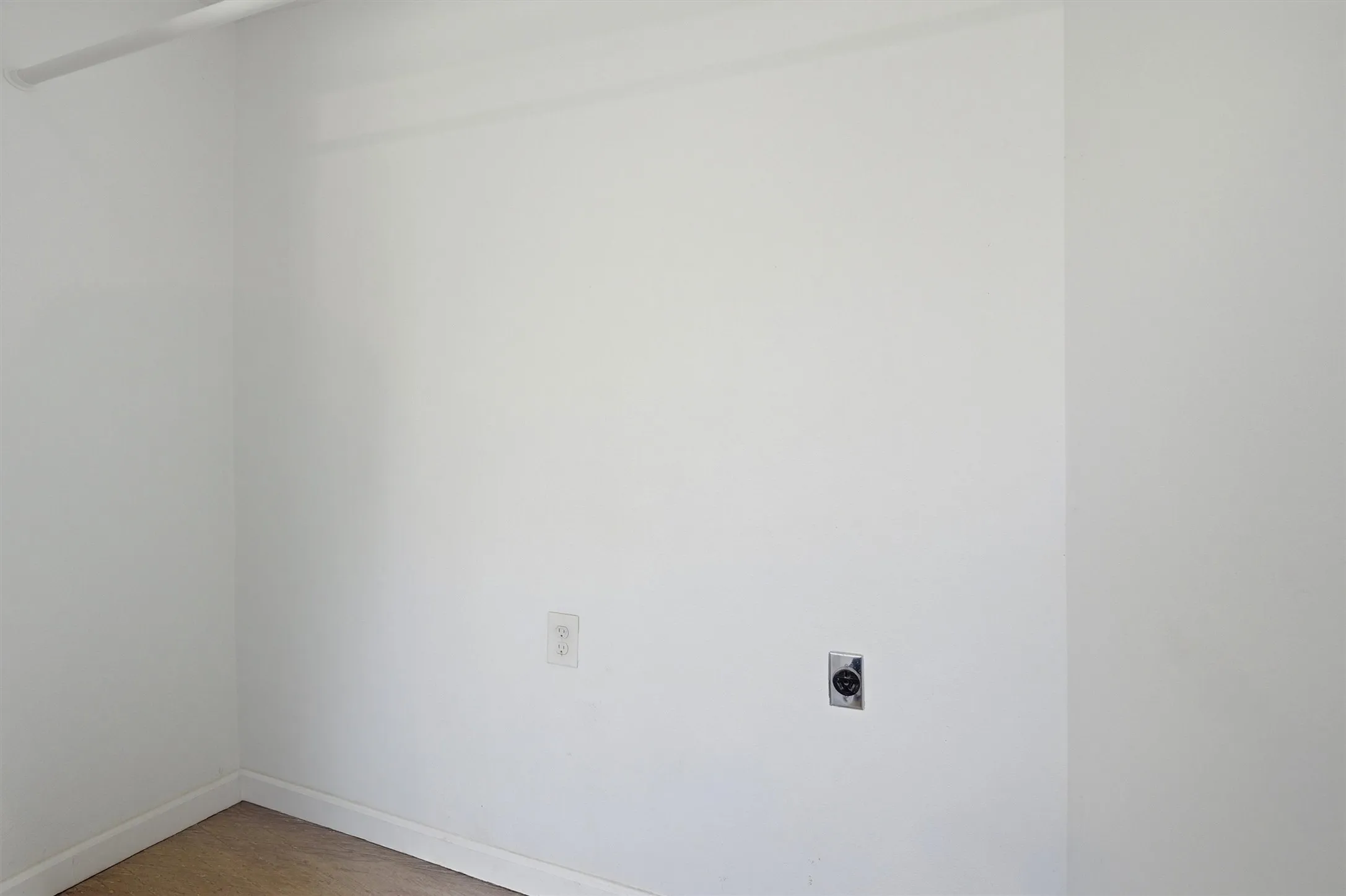 Single Family Residence For Rent in Grayson County , 720 Blanton Drive, Sherman, Texas 75092, 4 Bedroom, 2 Bathroom, 2 Garage spaces, 2,666 Sqft, built in 1980, Preowned, mls#21254021, Real Estate Agent in Sherman, Homes For Rent in Grayson county, Homes For Rent in Sherman, Realtor in Sherman Texas, Real Estate Brokerage Independent Realty Texas, Luminita Cordes Realtor