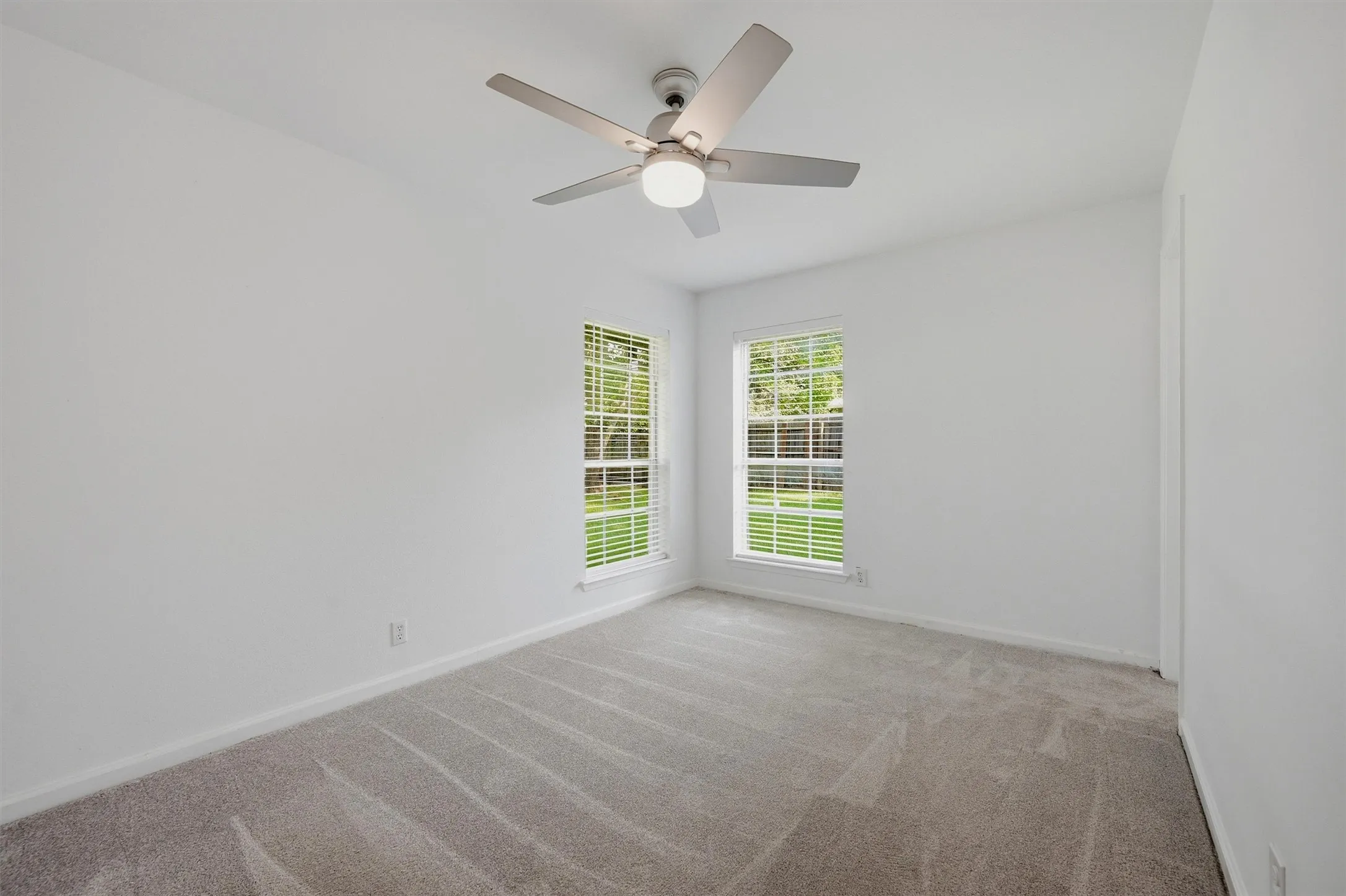 Single Family Residence For Rent in Grayson County , 720 Blanton Drive, Sherman, Texas 75092, 4 Bedroom, 2 Bathroom, 2 Garage spaces, 2,666 Sqft, built in 1980, Preowned, mls#21254021, Real Estate Agent in Sherman, Homes For Rent in Grayson county, Homes For Rent in Sherman, Realtor in Sherman Texas, Real Estate Brokerage Independent Realty Texas, Luminita Cordes Realtor