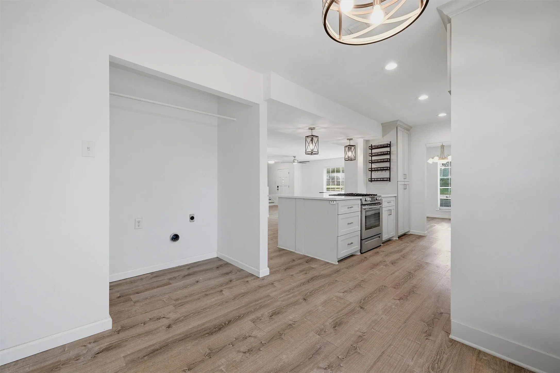 Single Family Residence For Rent in Grayson County , 720 Blanton Drive, Sherman, Texas 75092, 4 Bedroom, 2 Bathroom, 2 Garage spaces, 2,666 Sqft, built in 1980, Preowned, mls#21254021, Real Estate Agent in Sherman, Homes For Rent in Grayson county, Homes For Rent in Sherman, Realtor in Sherman Texas, Real Estate Brokerage Independent Realty Texas, Luminita Cordes Realtor