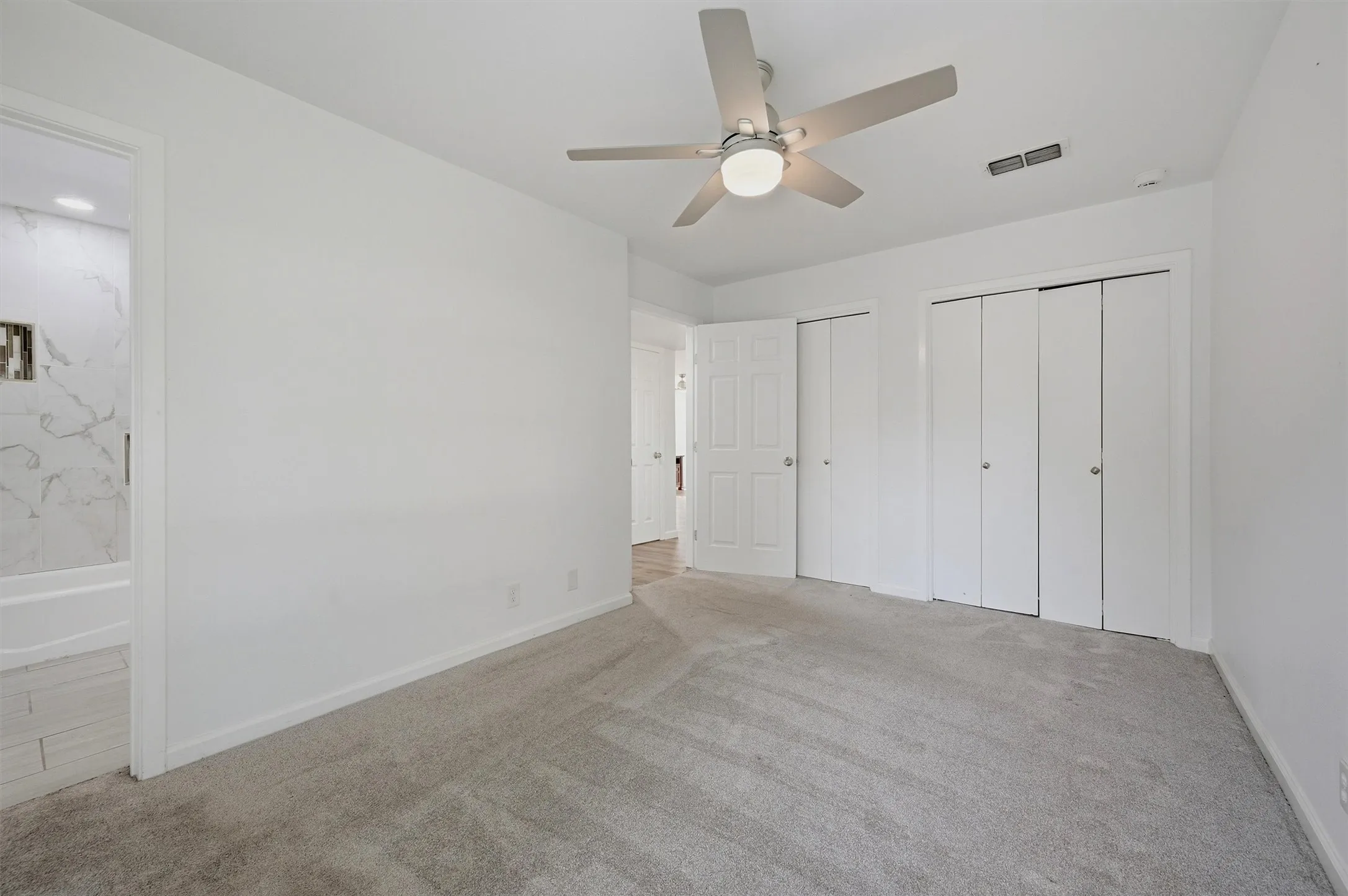 Single Family Residence For Rent in Grayson County , 720 Blanton Drive, Sherman, Texas 75092, 4 Bedroom, 2 Bathroom, 2 Garage spaces, 2,666 Sqft, built in 1980, Preowned, mls#21254021, Real Estate Agent in Sherman, Homes For Rent in Grayson county, Homes For Rent in Sherman, Realtor in Sherman Texas, Real Estate Brokerage Independent Realty Texas, Luminita Cordes Realtor