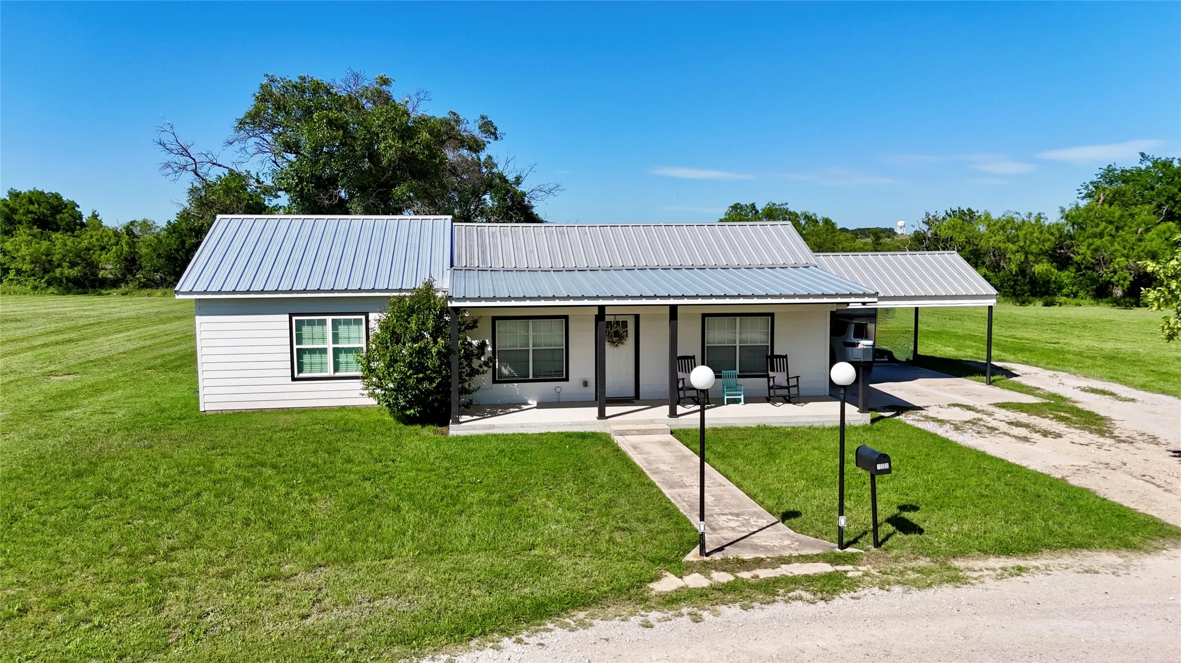 Single Family Residence For Sale in Brown County , 700b Garmon Drive, Early, Texas 76802, 3 Bedrooms, 2 Bathrooms, Garage spaces, 1,384 Sqft, built in 1945, Price $235,000, mls#21254030, Real Estate Agent in Early, Homes For Sale in Brown county, Homes For Sale in Early, Realtor in Early Texas, Real Estate Brokerage Independent Realty Texas, Luminita Cordes Realtor
