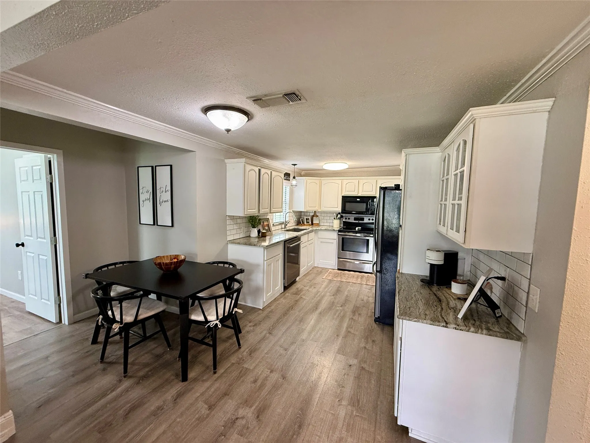 Single Family Residence For Sale in Brown County , 700b Garmon Drive, Early, Texas 76802, 3 Bedrooms, 2 Bathrooms, Garage spaces, 1,384 Sqft, built in 1945, Price $235,000, mls#21254030, Real Estate Agent in Early, Homes For Sale in Brown county, Homes For Sale in Early, Realtor in Early Texas, Real Estate Brokerage Independent Realty Texas, Luminita Cordes Realtor