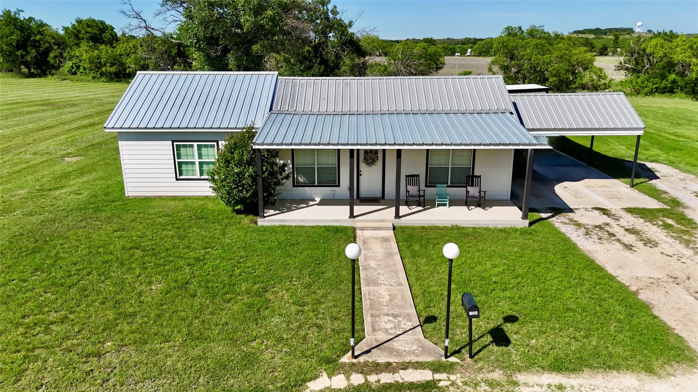 Single Family Residence For Sale in Brown County , 700b Garmon Drive, Early, Texas 76802, 3 Bedrooms, 2 Bathrooms, Garage spaces, 1,384 Sqft, built in 1945, Price $235,000, mls#21254030, Real Estate Agent in Early, Homes For Sale in Brown county, Homes For Sale in Early, Realtor in Early Texas, Real Estate Brokerage Independent Realty Texas, Luminita Cordes Realtor