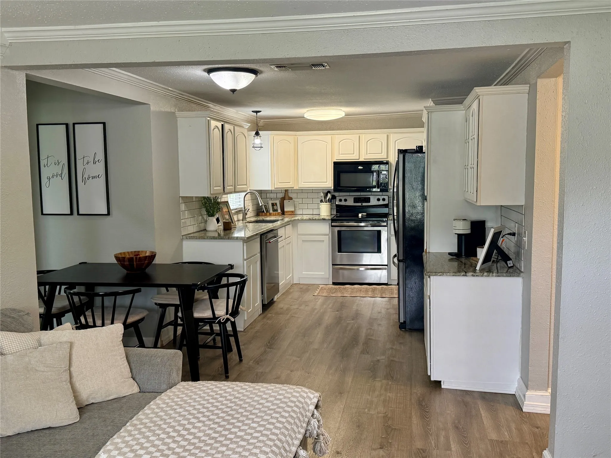 Single Family Residence For Sale in Brown County , 700b Garmon Drive, Early, Texas 76802, 3 Bedrooms, 2 Bathrooms, Garage spaces, 1,384 Sqft, built in 1945, Price $235,000, mls#21254030, Real Estate Agent in Early, Homes For Sale in Brown county, Homes For Sale in Early, Realtor in Early Texas, Real Estate Brokerage Independent Realty Texas, Luminita Cordes Realtor