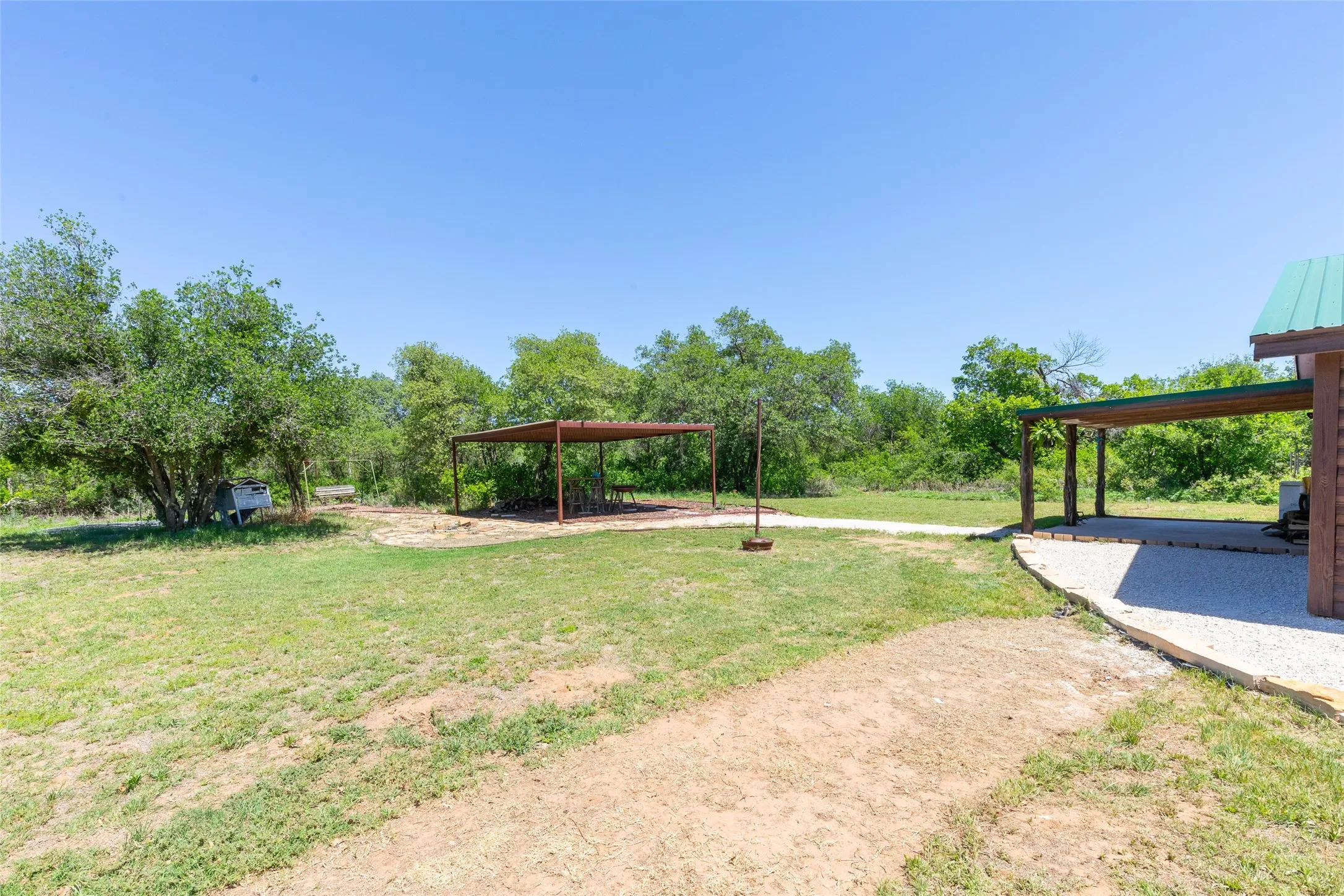 Single Family Residence For Sale in Jones County , 10227 County Road 379, Hawley, Texas 79525, 3 Bedroom, 2 Bathroom, Garage spaces, 1,511 Sqft, built in 2007, Preowned, mls#21252847, Real Estate Agent in Hawley, Homes For Sale in Jones county, Homes For Sale in Hawley, Realtor in Hawley Texas, Real Estate Brokerage Independent Realty Texas, Luminita Cordes Realtor