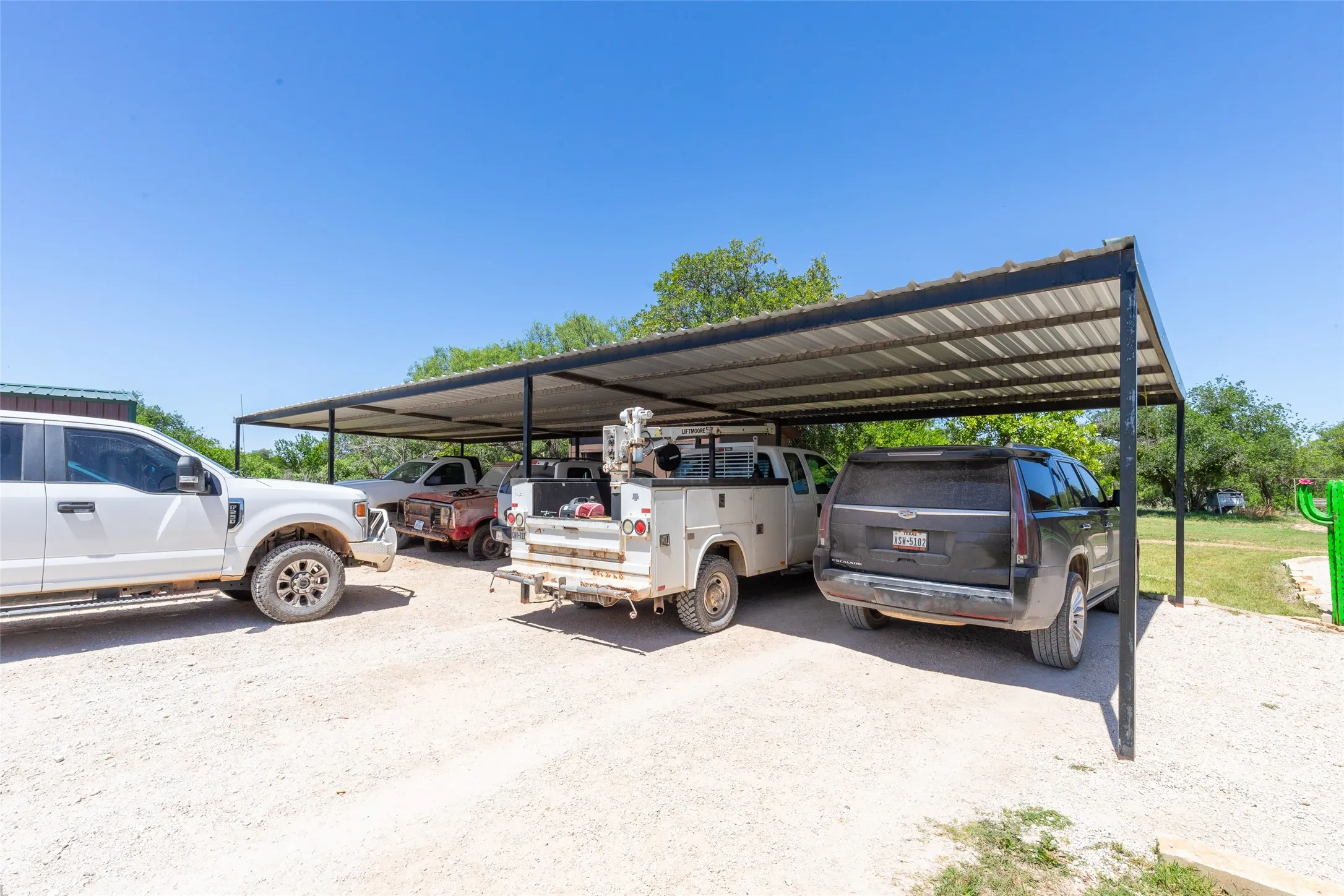 Single Family Residence For Sale in Jones County , 10227 County Road 379, Hawley, Texas 79525, 3 Bedroom, 2 Bathroom, Garage spaces, 1,511 Sqft, built in 2007, Preowned, mls#21252847, Real Estate Agent in Hawley, Homes For Sale in Jones county, Homes For Sale in Hawley, Realtor in Hawley Texas, Real Estate Brokerage Independent Realty Texas, Luminita Cordes Realtor