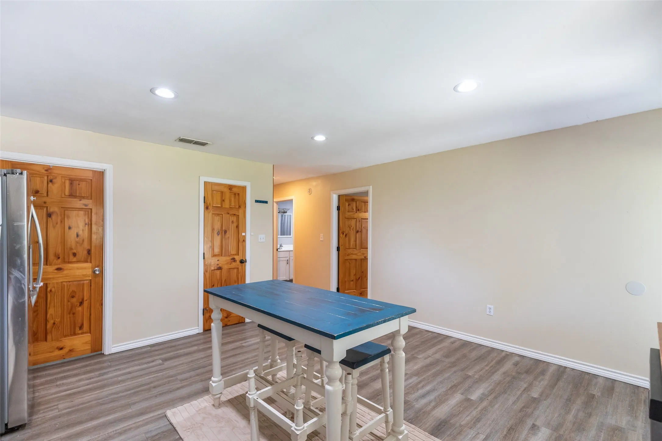 Single Family Residence For Sale in Jones County , 10227 County Road 379, Hawley, Texas 79525, 3 Bedroom, 2 Bathroom, Garage spaces, 1,511 Sqft, built in 2007, Preowned, mls#21252847, Real Estate Agent in Hawley, Homes For Sale in Jones county, Homes For Sale in Hawley, Realtor in Hawley Texas, Real Estate Brokerage Independent Realty Texas, Luminita Cordes Realtor