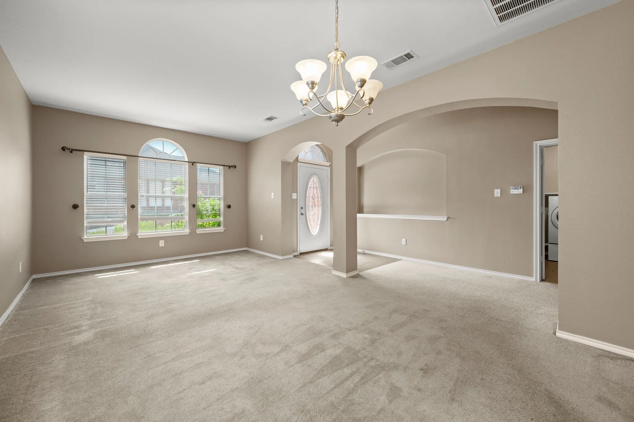 Single Family Residence For Sale in Tarrant County , 3309 Landhope Circle, Arlington, Texas 76016, 4 Bedroom, 3 Bathroom, 2 Garage spaces, 2,874 Sqft, built in 2005, mls#21253854, Real Estate Agent in Arlington, Homes For Sale in Tarrant county, Homes For Sale in Arlington, Realtor in Arlington Texas, Real Estate Brokerage Independent Realty Texas, Luminita Cordes Realtor