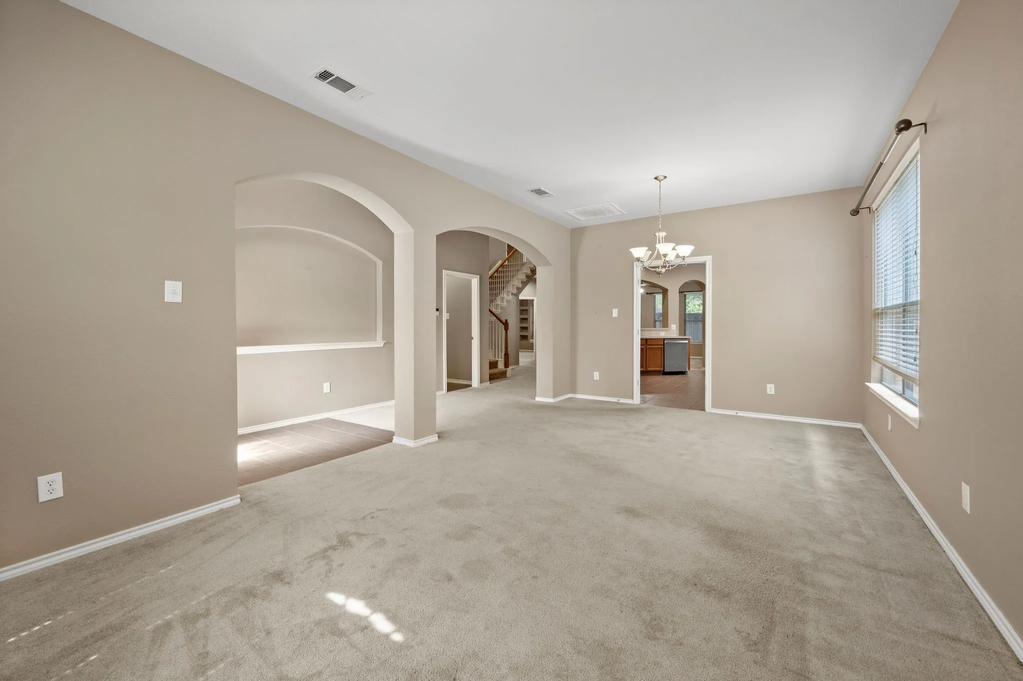 Single Family Residence For Sale in Tarrant County , 3309 Landhope Circle, Arlington, Texas 76016, 4 Bedroom, 3 Bathroom, 2 Garage spaces, 2,874 Sqft, built in 2005, mls#21253854, Real Estate Agent in Arlington, Homes For Sale in Tarrant county, Homes For Sale in Arlington, Realtor in Arlington Texas, Real Estate Brokerage Independent Realty Texas, Luminita Cordes Realtor