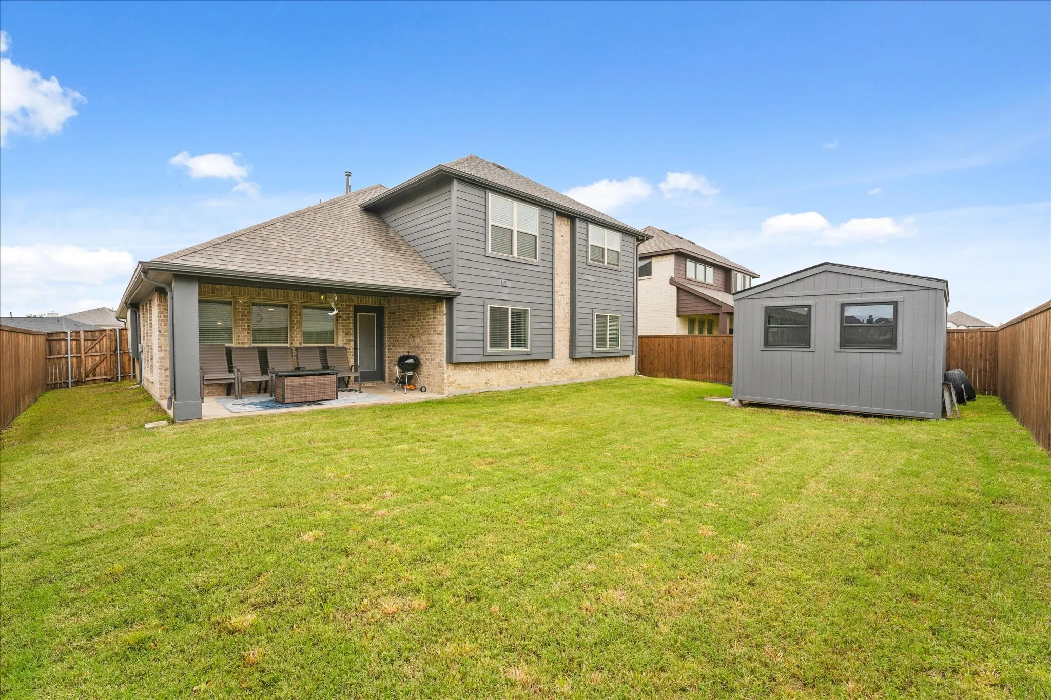 Single Family Residence For Sale in Denton County , 512 Navo Road, Little Elm, Texas 75068, 4 Bedroom, 3 Bathroom, 2 Garage spaces, 2,756 Sqft, built in 2022, mls#21254022, Real Estate Agent in Little Elm, Homes For Sale in Denton county, Homes For Sale in Little Elm, Realtor in Little Elm Texas, Real Estate Brokerage Independent Realty Texas, Luminita Cordes Realtor