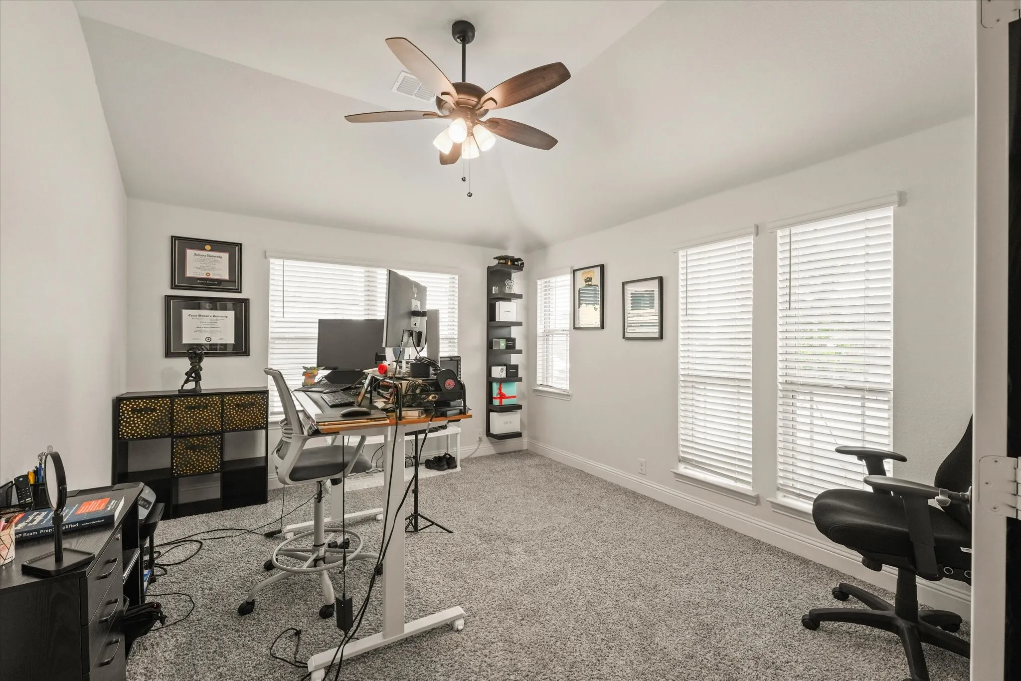 Single Family Residence For Sale in Denton County , 512 Navo Road, Little Elm, Texas 75068, 4 Bedroom, 3 Bathroom, 2 Garage spaces, 2,756 Sqft, built in 2022, mls#21254022, Real Estate Agent in Little Elm, Homes For Sale in Denton county, Homes For Sale in Little Elm, Realtor in Little Elm Texas, Real Estate Brokerage Independent Realty Texas, Luminita Cordes Realtor