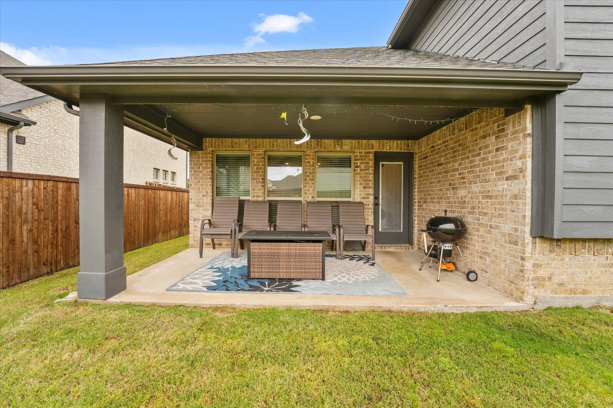 Single Family Residence For Sale in Denton County , 512 Navo Road, Little Elm, Texas 75068, 4 Bedroom, 3 Bathroom, 2 Garage spaces, 2,756 Sqft, built in 2022, mls#21254022, Real Estate Agent in Little Elm, Homes For Sale in Denton county, Homes For Sale in Little Elm, Realtor in Little Elm Texas, Real Estate Brokerage Independent Realty Texas, Luminita Cordes Realtor