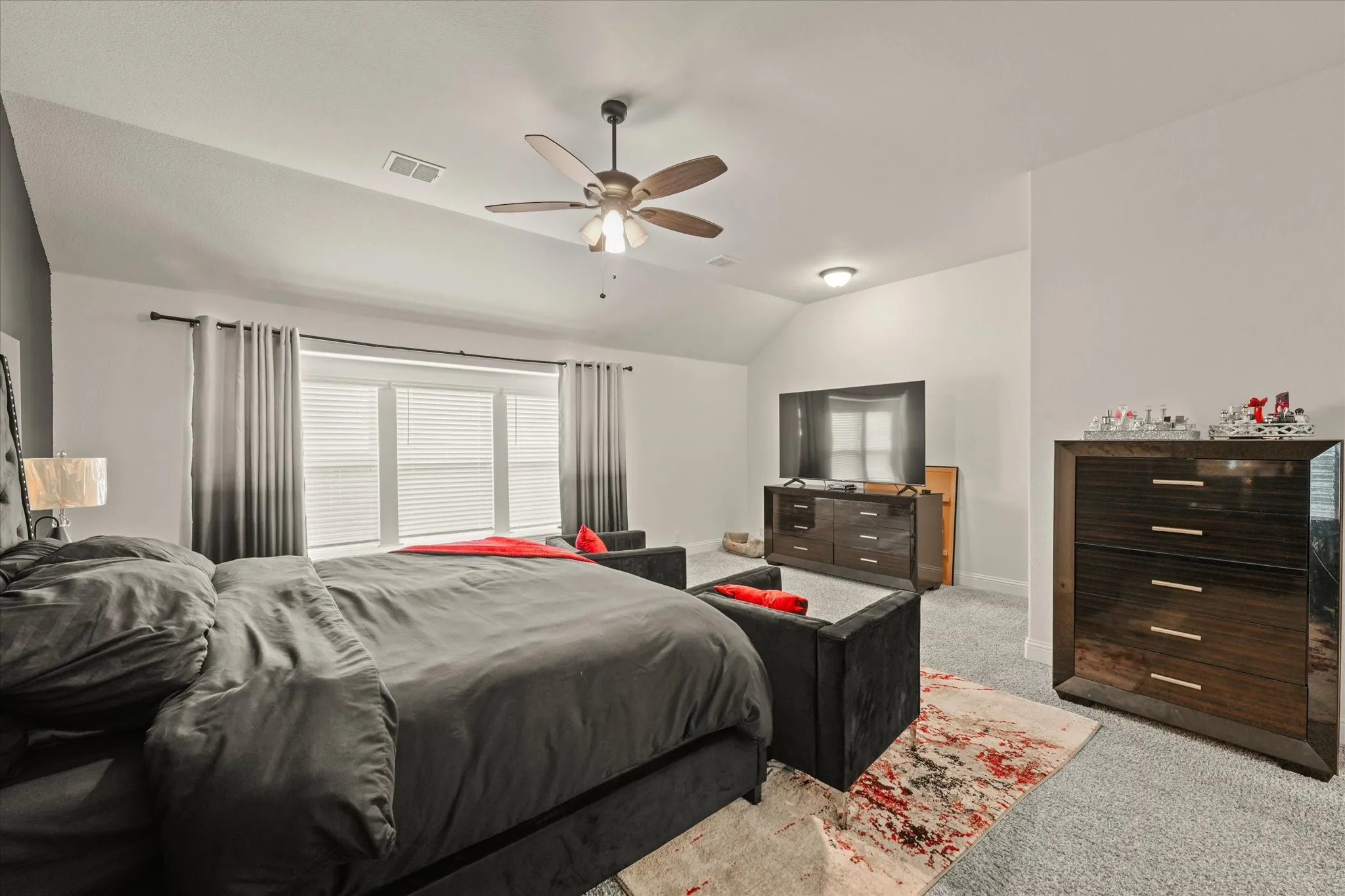 Single Family Residence For Sale in Denton County , 512 Navo Road, Little Elm, Texas 75068, 4 Bedroom, 3 Bathroom, 2 Garage spaces, 2,756 Sqft, built in 2022, mls#21254022, Real Estate Agent in Little Elm, Homes For Sale in Denton county, Homes For Sale in Little Elm, Realtor in Little Elm Texas, Real Estate Brokerage Independent Realty Texas, Luminita Cordes Realtor