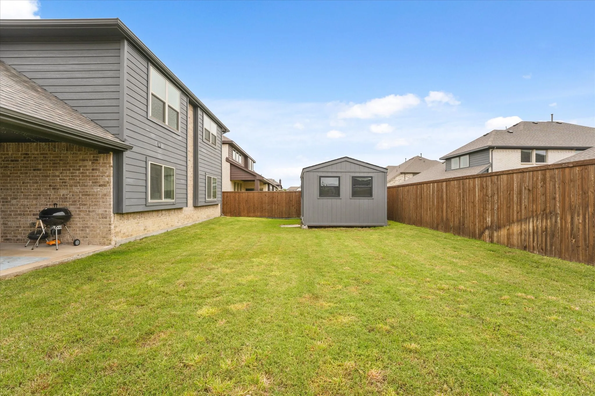 Single Family Residence For Sale in Denton County , 512 Navo Road, Little Elm, Texas 75068, 4 Bedroom, 3 Bathroom, 2 Garage spaces, 2,756 Sqft, built in 2022, mls#21254022, Real Estate Agent in Little Elm, Homes For Sale in Denton county, Homes For Sale in Little Elm, Realtor in Little Elm Texas, Real Estate Brokerage Independent Realty Texas, Luminita Cordes Realtor