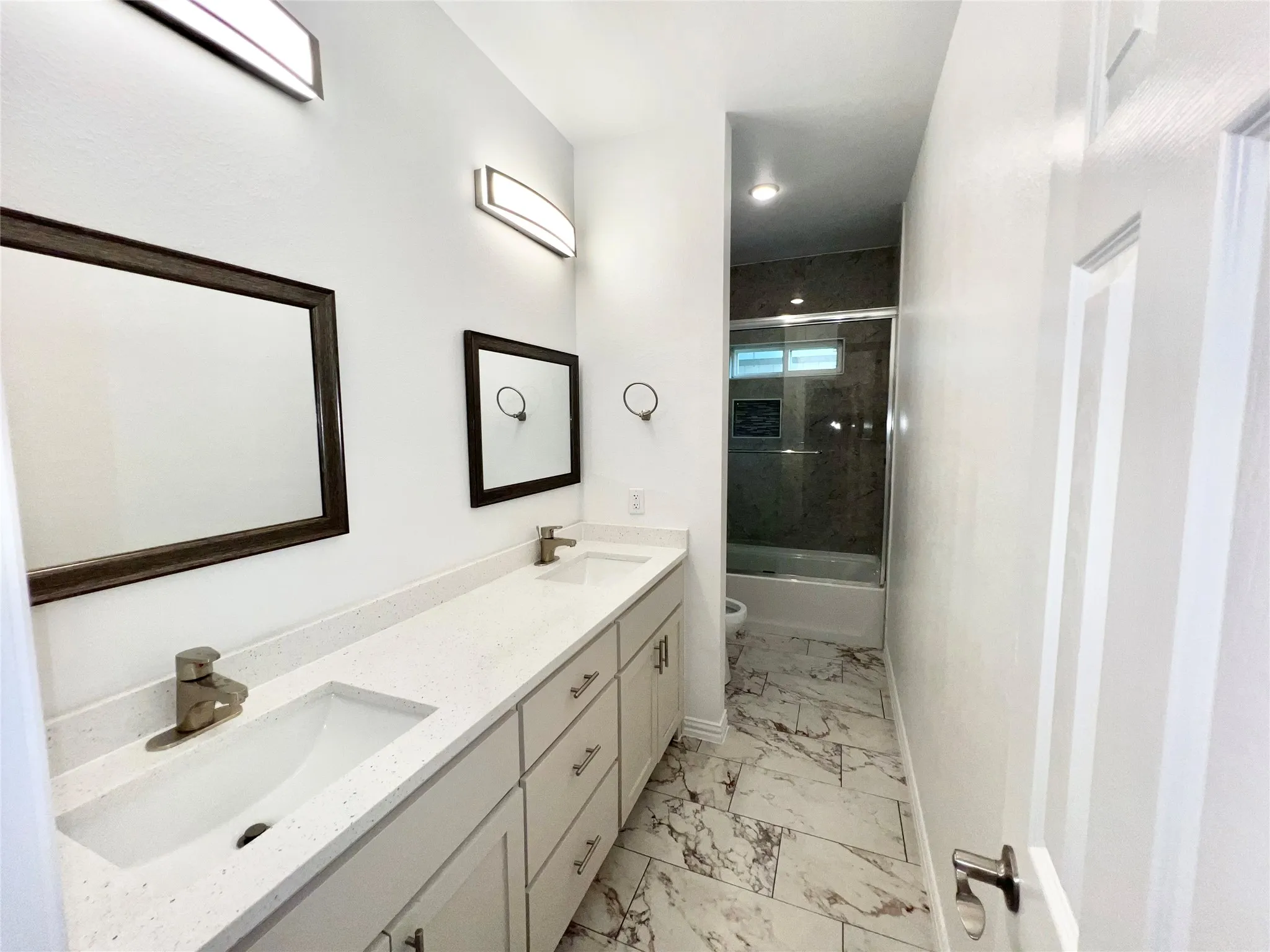Single Family Residence For Sale in Dallas County , 2811 Silkwood Street, Dallas, Texas 75215, 4 Bedroom, 2 Bathroom, 2 Garage spaces, 2,173 Sqft, built in 2026, New Construction - Complete, mls#21253500, Real Estate Agent in Dallas, Homes For Sale in Dallas county, Homes For Sale in Dallas, Realtor in Dallas Texas, Real Estate Brokerage Independent Realty Texas, Luminita Cordes Realtor