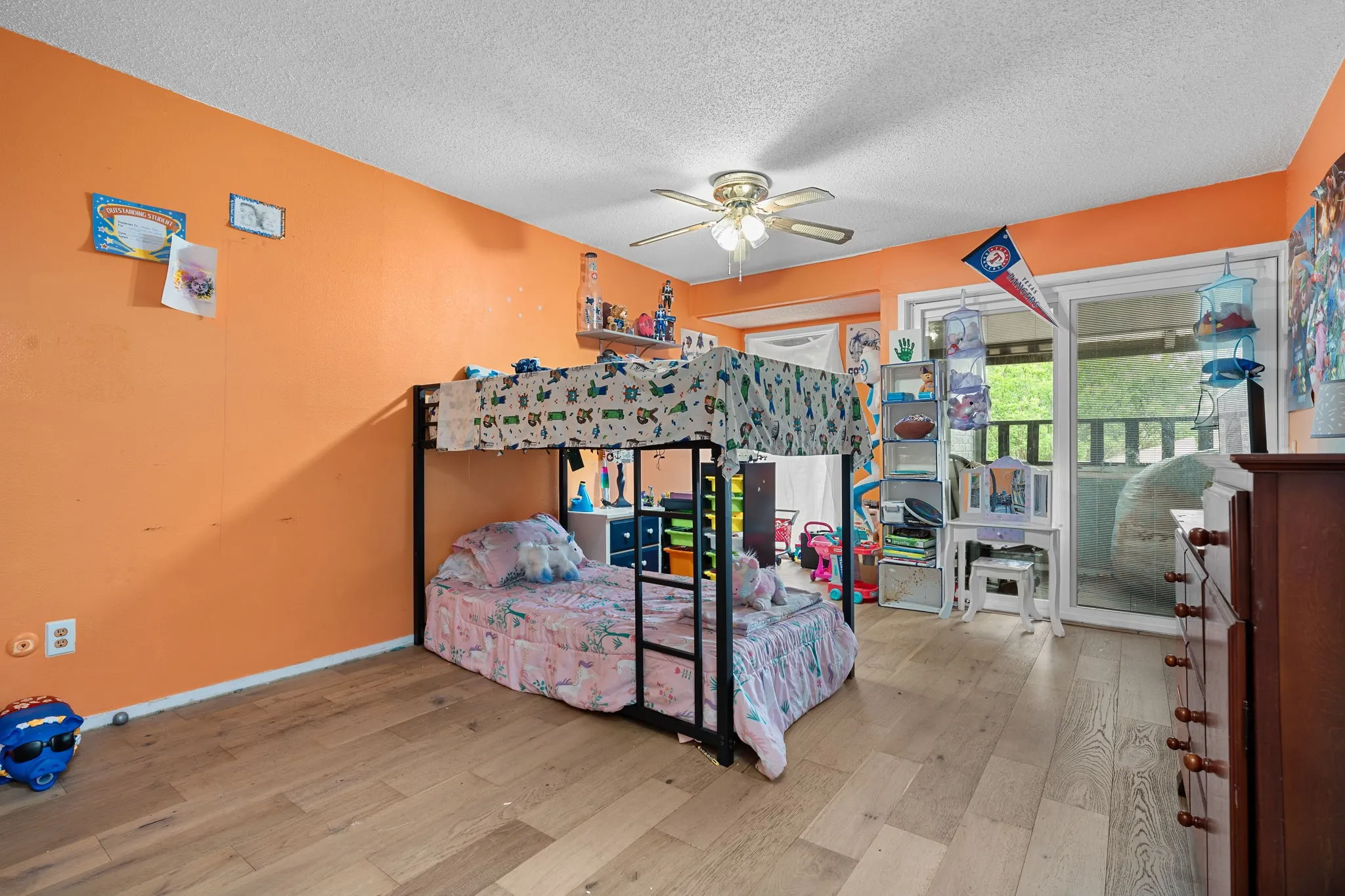 Townhouse For Sale in Dallas County , 1802 Navajo Place 1802, Irving, Texas 75061, 3 Bedroom, 3 Bathroom, 2 Garage spaces, 1,557 Sqft, built in 1966, mls#21247977, Real Estate Agent in Irving, Homes For Sale in Dallas county, Homes For Sale in Irving, Realtor in Irving Texas, Real Estate Brokerage Independent Realty Texas, Luminita Cordes Realtor