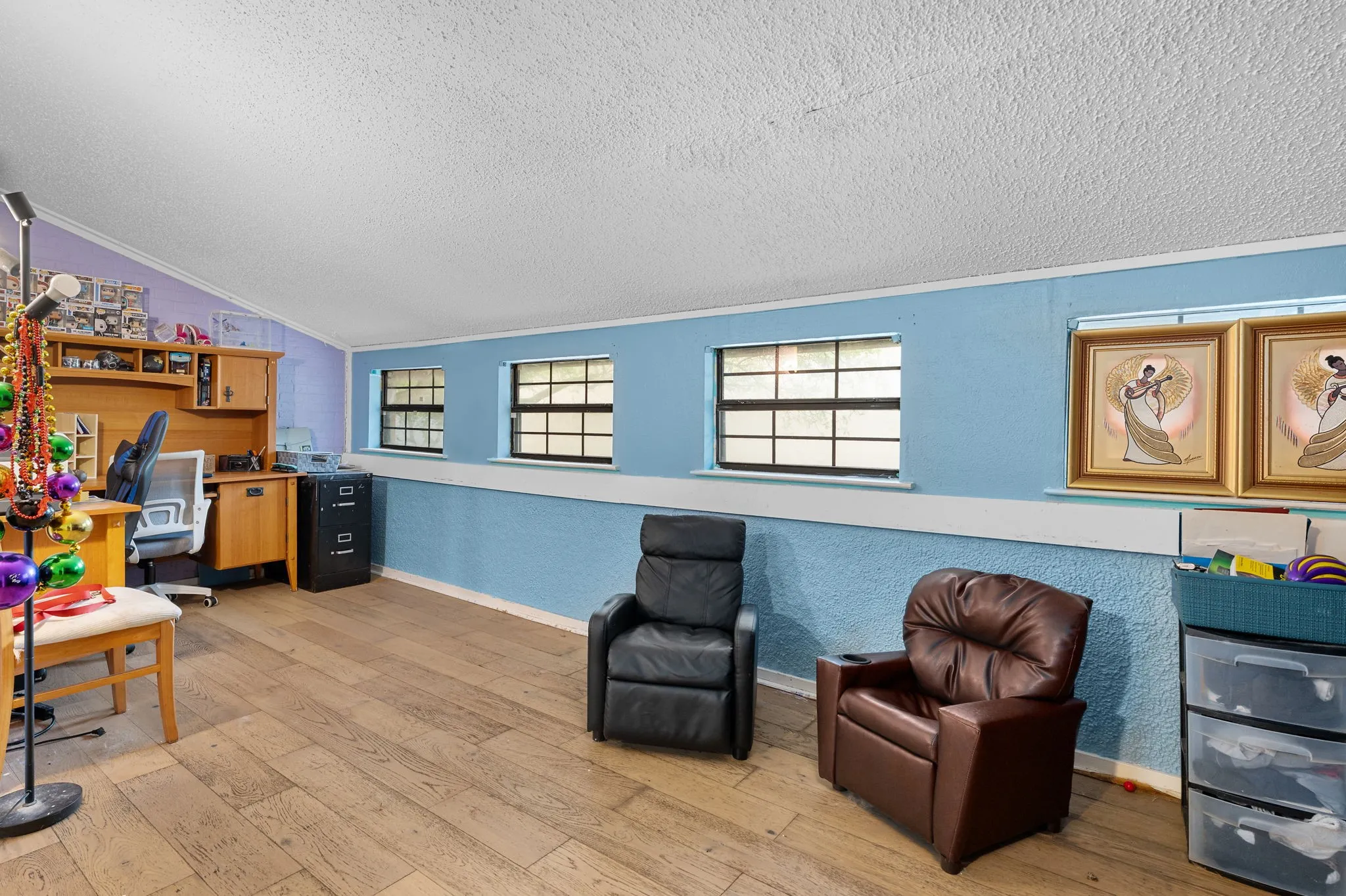 Townhouse For Sale in Dallas County , 1802 Navajo Place 1802, Irving, Texas 75061, 3 Bedroom, 3 Bathroom, 2 Garage spaces, 1,557 Sqft, built in 1966, mls#21247977, Real Estate Agent in Irving, Homes For Sale in Dallas county, Homes For Sale in Irving, Realtor in Irving Texas, Real Estate Brokerage Independent Realty Texas, Luminita Cordes Realtor