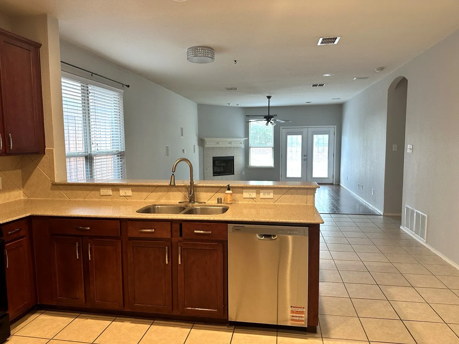 Single Family Residence For Rent in Collin County , 5733 Pebble Ridge Drive, Mc Kinney, Texas 75070, 3 Bedroom, 2 Bathroom, 2 Garage spaces, 1,900 Sqft, built in 2007, mls#21253219, Real Estate Agent in Mc Kinney, Homes For Rent in Collin county, Homes For Rent in Mc Kinney, Realtor in Mc Kinney Texas, Real Estate Brokerage Independent Realty Texas, Luminita Cordes Realtor