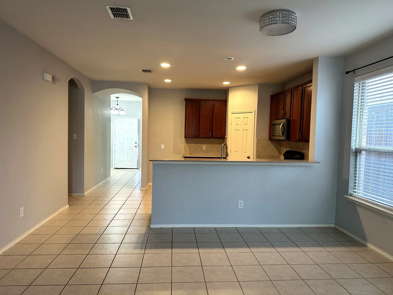 Single Family Residence For Rent in Collin County , 5733 Pebble Ridge Drive, Mc Kinney, Texas 75070, 3 Bedroom, 2 Bathroom, 2 Garage spaces, 1,900 Sqft, built in 2007, mls#21253219, Real Estate Agent in Mc Kinney, Homes For Rent in Collin county, Homes For Rent in Mc Kinney, Realtor in Mc Kinney Texas, Real Estate Brokerage Independent Realty Texas, Luminita Cordes Realtor