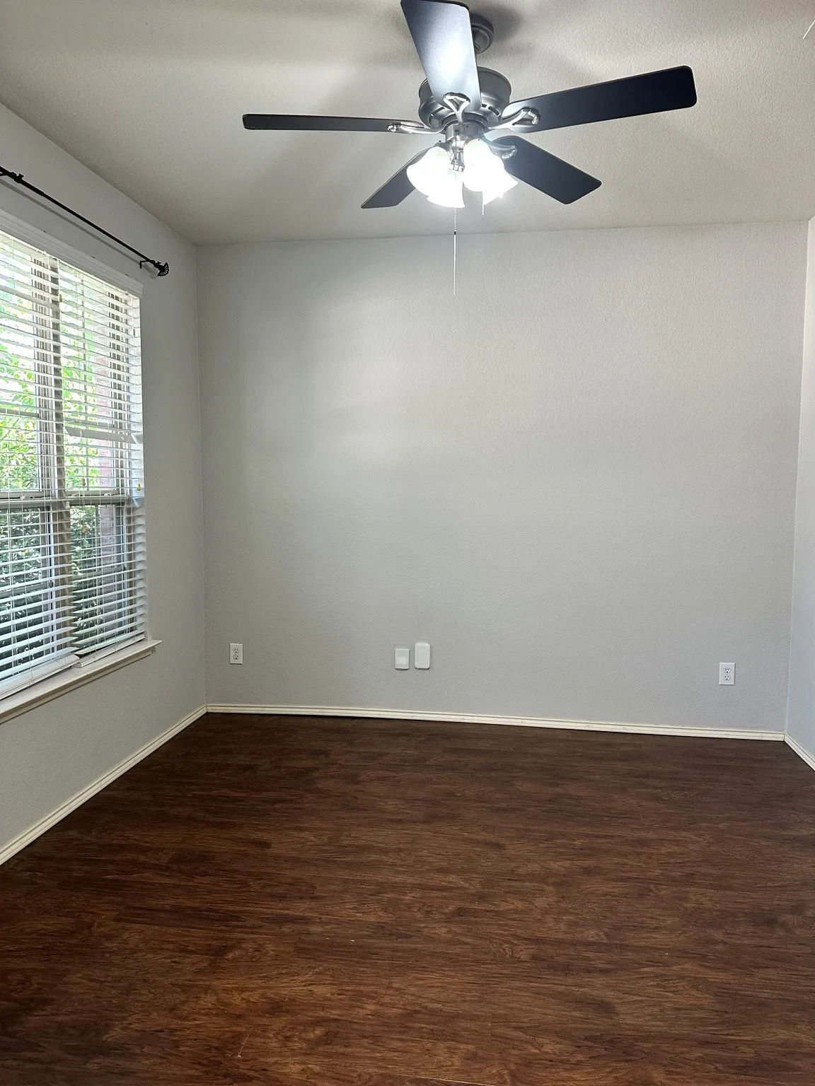 Single Family Residence For Rent in Collin County , 5733 Pebble Ridge Drive, Mc Kinney, Texas 75070, 3 Bedroom, 2 Bathroom, 2 Garage spaces, 1,900 Sqft, built in 2007, mls#21253219, Real Estate Agent in Mc Kinney, Homes For Rent in Collin county, Homes For Rent in Mc Kinney, Realtor in Mc Kinney Texas, Real Estate Brokerage Independent Realty Texas, Luminita Cordes Realtor