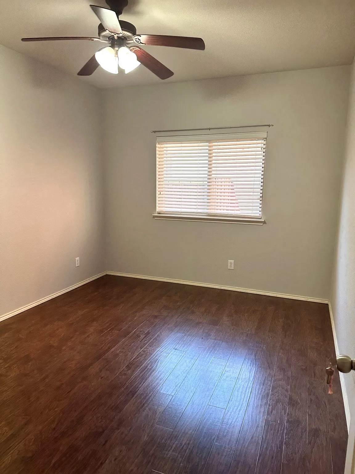 Single Family Residence For Rent in Collin County , 5733 Pebble Ridge Drive, Mc Kinney, Texas 75070, 3 Bedroom, 2 Bathroom, 2 Garage spaces, 1,900 Sqft, built in 2007, mls#21253219, Real Estate Agent in Mc Kinney, Homes For Rent in Collin county, Homes For Rent in Mc Kinney, Realtor in Mc Kinney Texas, Real Estate Brokerage Independent Realty Texas, Luminita Cordes Realtor