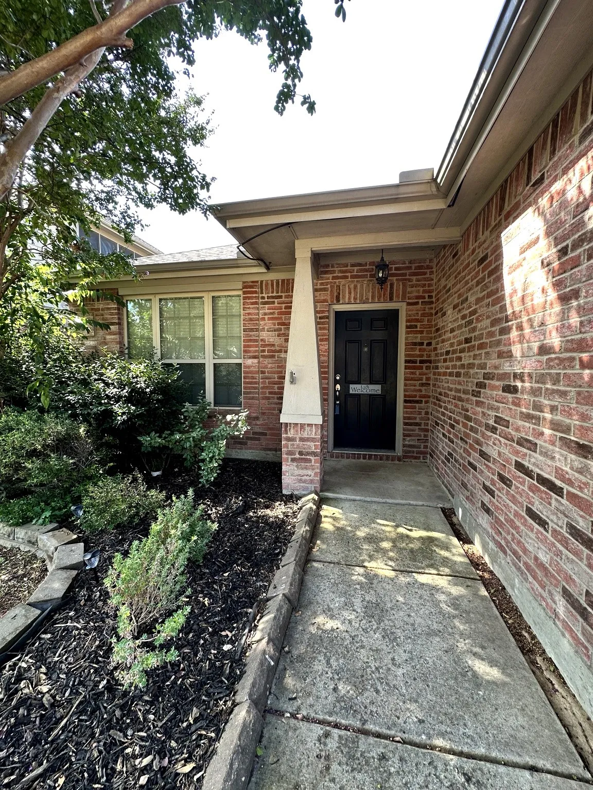 Single Family Residence For Rent in Collin County , 5733 Pebble Ridge Drive, Mc Kinney, Texas 75070, 3 Bedroom, 2 Bathroom, 2 Garage spaces, 1,900 Sqft, built in 2007, mls#21253219, Real Estate Agent in Mc Kinney, Homes For Rent in Collin county, Homes For Rent in Mc Kinney, Realtor in Mc Kinney Texas, Real Estate Brokerage Independent Realty Texas, Luminita Cordes Realtor