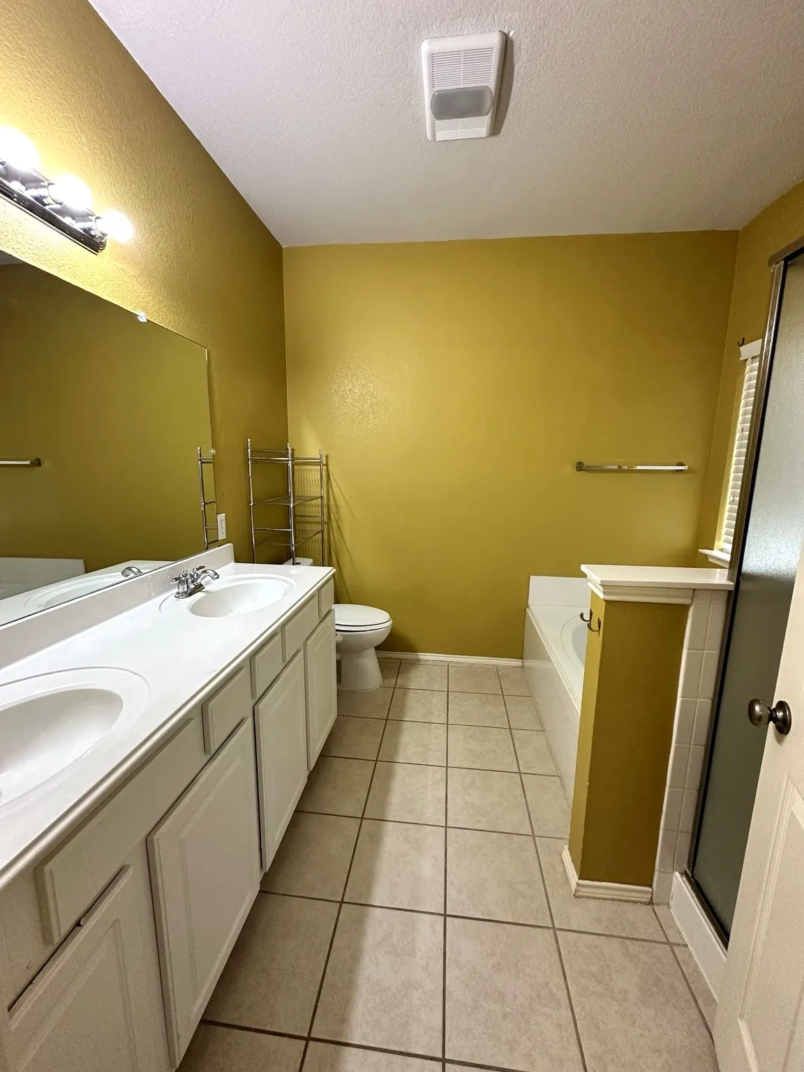 Single Family Residence For Rent in Collin County , 5733 Pebble Ridge Drive, Mc Kinney, Texas 75070, 3 Bedroom, 2 Bathroom, 2 Garage spaces, 1,900 Sqft, built in 2007, mls#21253219, Real Estate Agent in Mc Kinney, Homes For Rent in Collin county, Homes For Rent in Mc Kinney, Realtor in Mc Kinney Texas, Real Estate Brokerage Independent Realty Texas, Luminita Cordes Realtor
