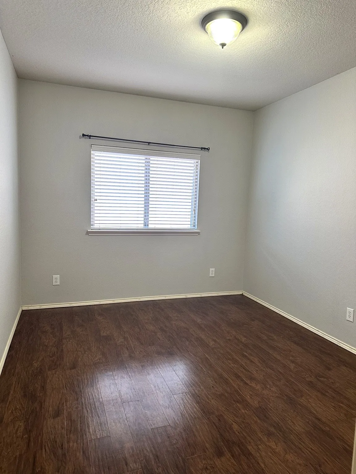 Single Family Residence For Rent in Collin County , 5733 Pebble Ridge Drive, Mc Kinney, Texas 75070, 3 Bedroom, 2 Bathroom, 2 Garage spaces, 1,900 Sqft, built in 2007, mls#21253219, Real Estate Agent in Mc Kinney, Homes For Rent in Collin county, Homes For Rent in Mc Kinney, Realtor in Mc Kinney Texas, Real Estate Brokerage Independent Realty Texas, Luminita Cordes Realtor