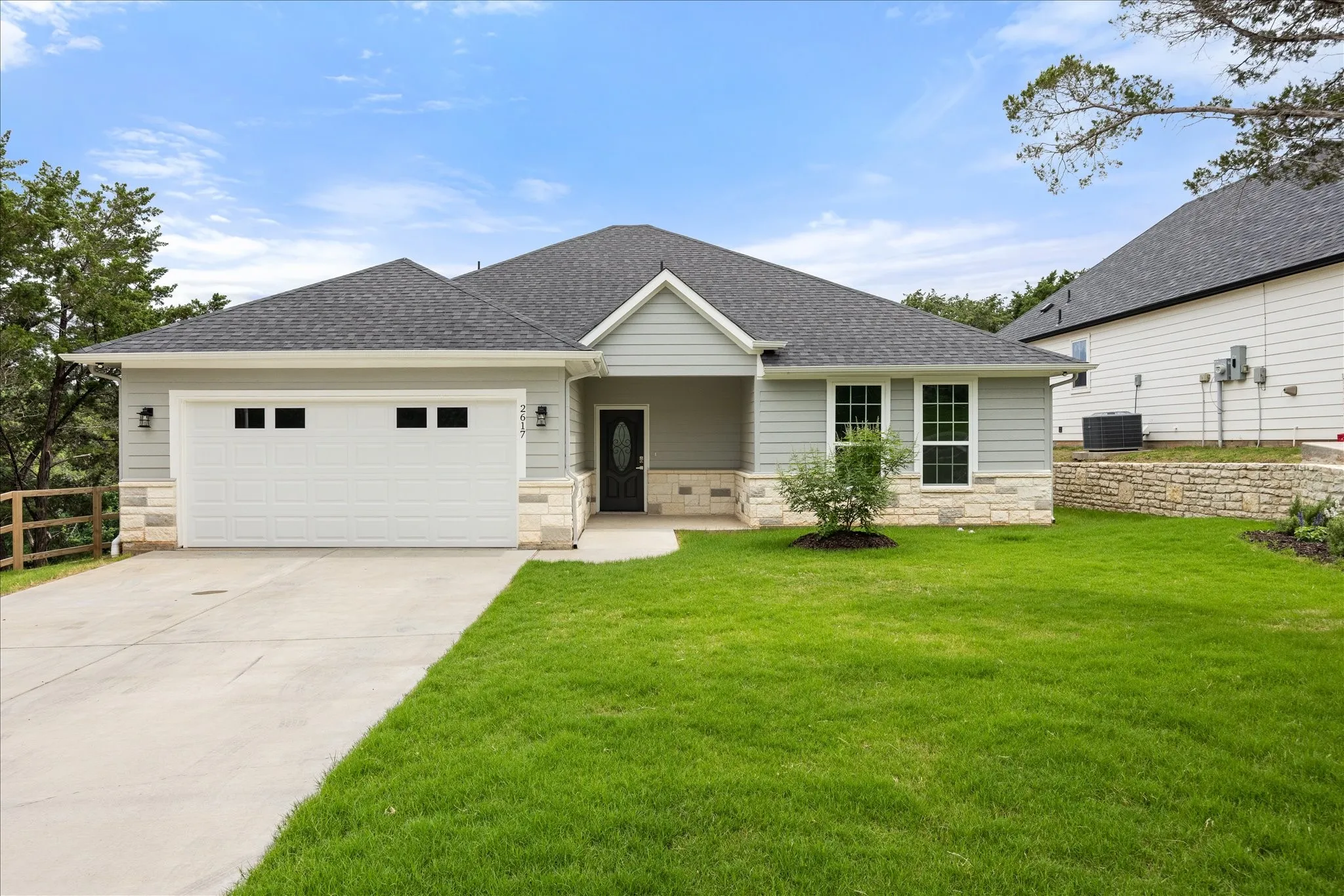Single Family Residence For Sale in Hood County , 2617 Creek Drive, Granbury, Texas 76048, 3 Bedroom, 2 Bathroom, 2 Garage spaces, 1,671 Sqft, built in 2023, Preowned, mls#21244662, Real Estate Agent in Granbury, Homes For Sale in Hood county, Homes For Sale in Granbury, Realtor in Granbury Texas, Real Estate Brokerage Independent Realty Texas, Luminita Cordes Realtor