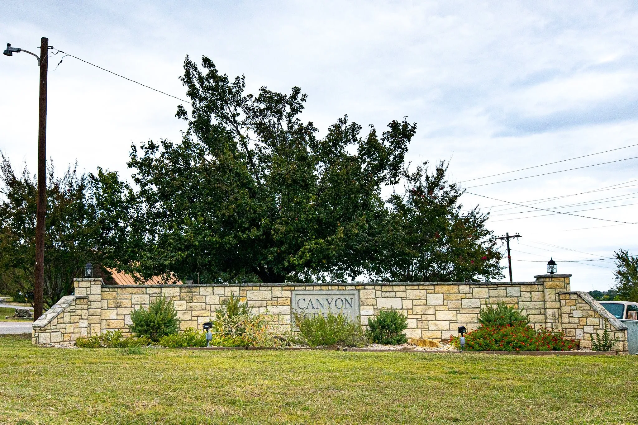 Single Family Residence For Sale in Hood County , 2617 Creek Drive, Granbury, Texas 76048, 3 Bedroom, 2 Bathroom, 2 Garage spaces, 1,671 Sqft, built in 2023, Preowned, mls#21244662, Real Estate Agent in Granbury, Homes For Sale in Hood county, Homes For Sale in Granbury, Realtor in Granbury Texas, Real Estate Brokerage Independent Realty Texas, Luminita Cordes Realtor