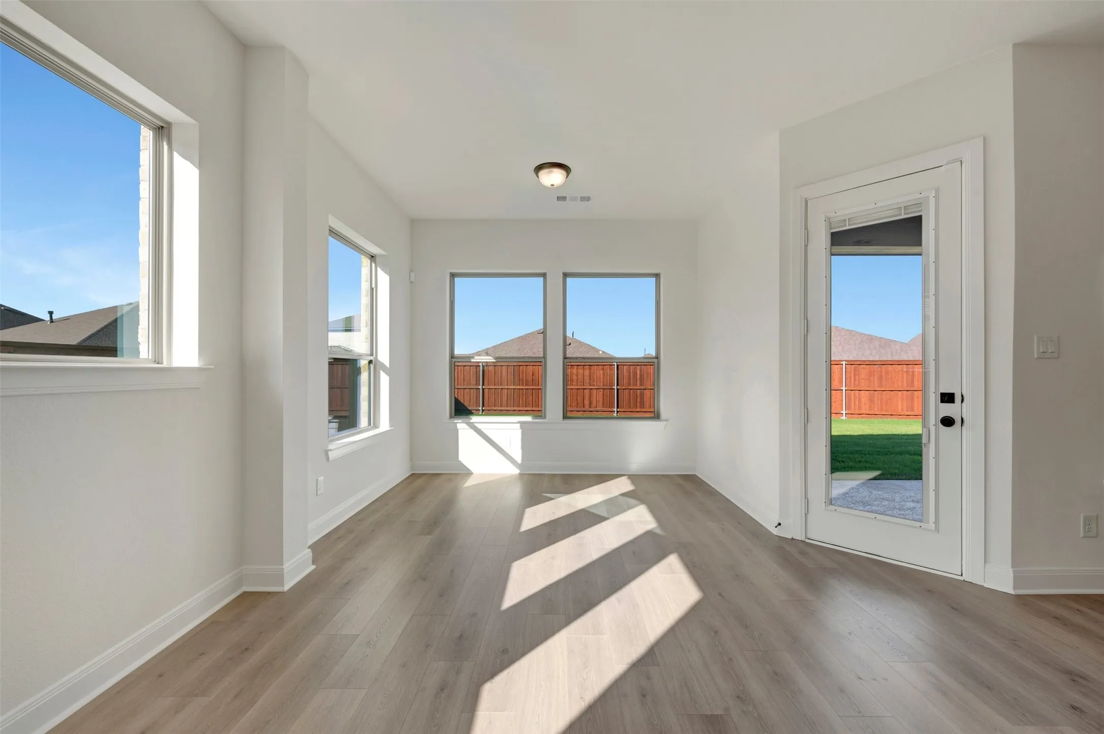 Single Family Residence For Sale in Ellis County , 725 Shinnery Oak Way, Waxahachie, Texas 75165, 3 Bedroom, 3 Bathroom, 3 Garage spaces, 2,864 Sqft, built in 2026, New Construction - Incomplete, mls#21254092, Real Estate Agent in Waxahachie, Homes For Sale in Ellis county, Homes For Sale in Waxahachie, Realtor in Waxahachie Texas, Real Estate Brokerage Independent Realty Texas, Luminita Cordes Realtor