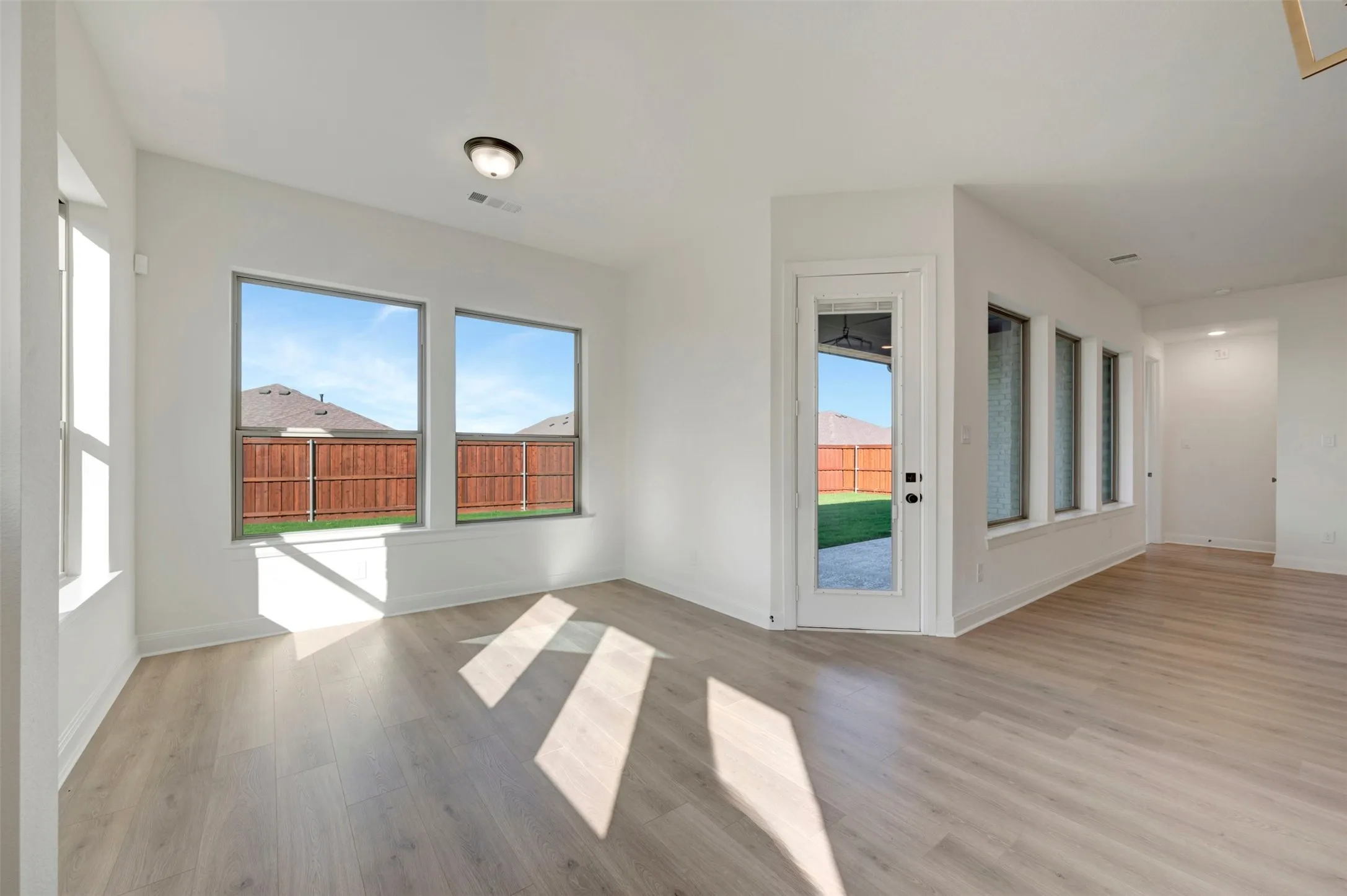 Single Family Residence For Sale in Ellis County , 725 Shinnery Oak Way, Waxahachie, Texas 75165, 3 Bedroom, 3 Bathroom, 3 Garage spaces, 2,864 Sqft, built in 2026, New Construction - Incomplete, mls#21254092, Real Estate Agent in Waxahachie, Homes For Sale in Ellis county, Homes For Sale in Waxahachie, Realtor in Waxahachie Texas, Real Estate Brokerage Independent Realty Texas, Luminita Cordes Realtor